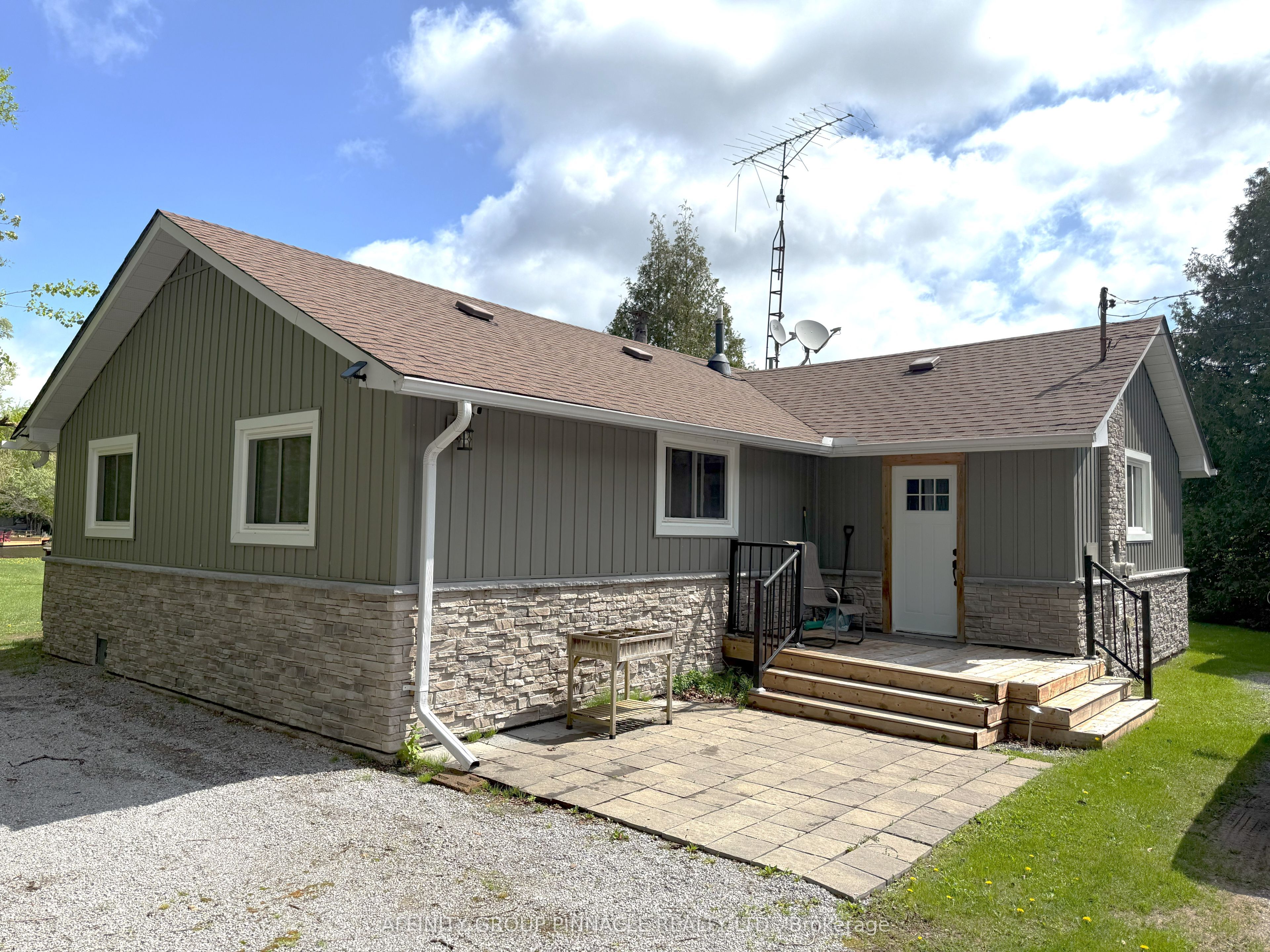 2473 Selwyn Bay Lane Property Photo 1
