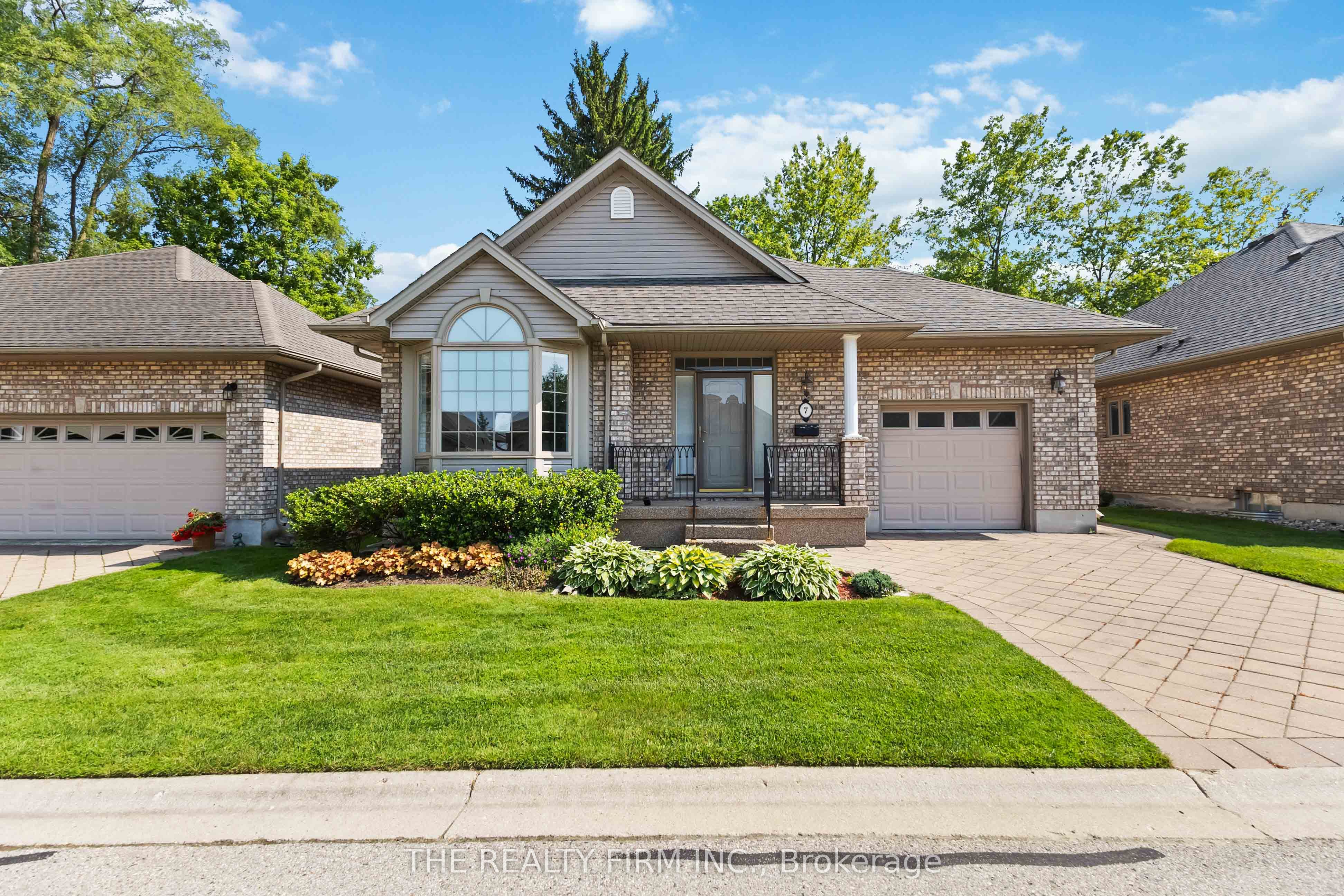 665 Commissioners Road W 7 Property Photo 1