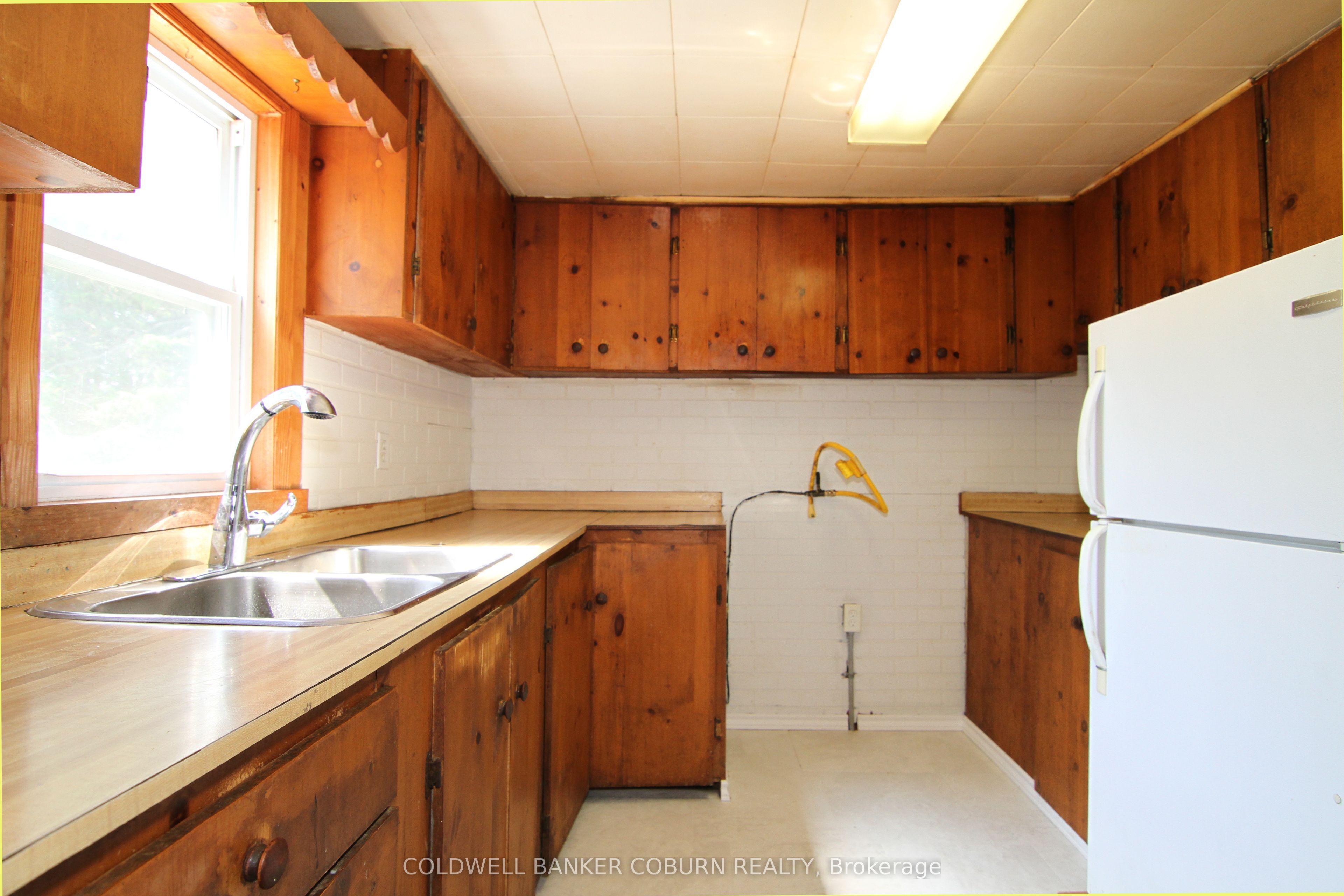 11597 Dundela Road Property Photo 5