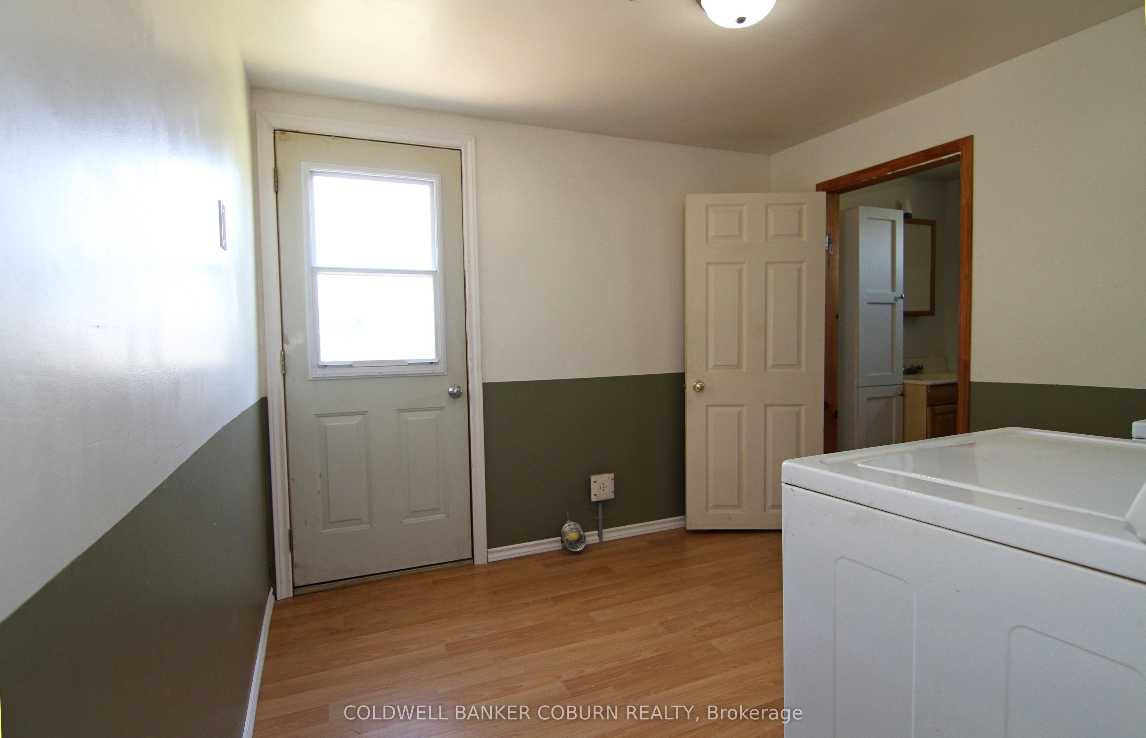 11597 Dundela Road Property Photo 6