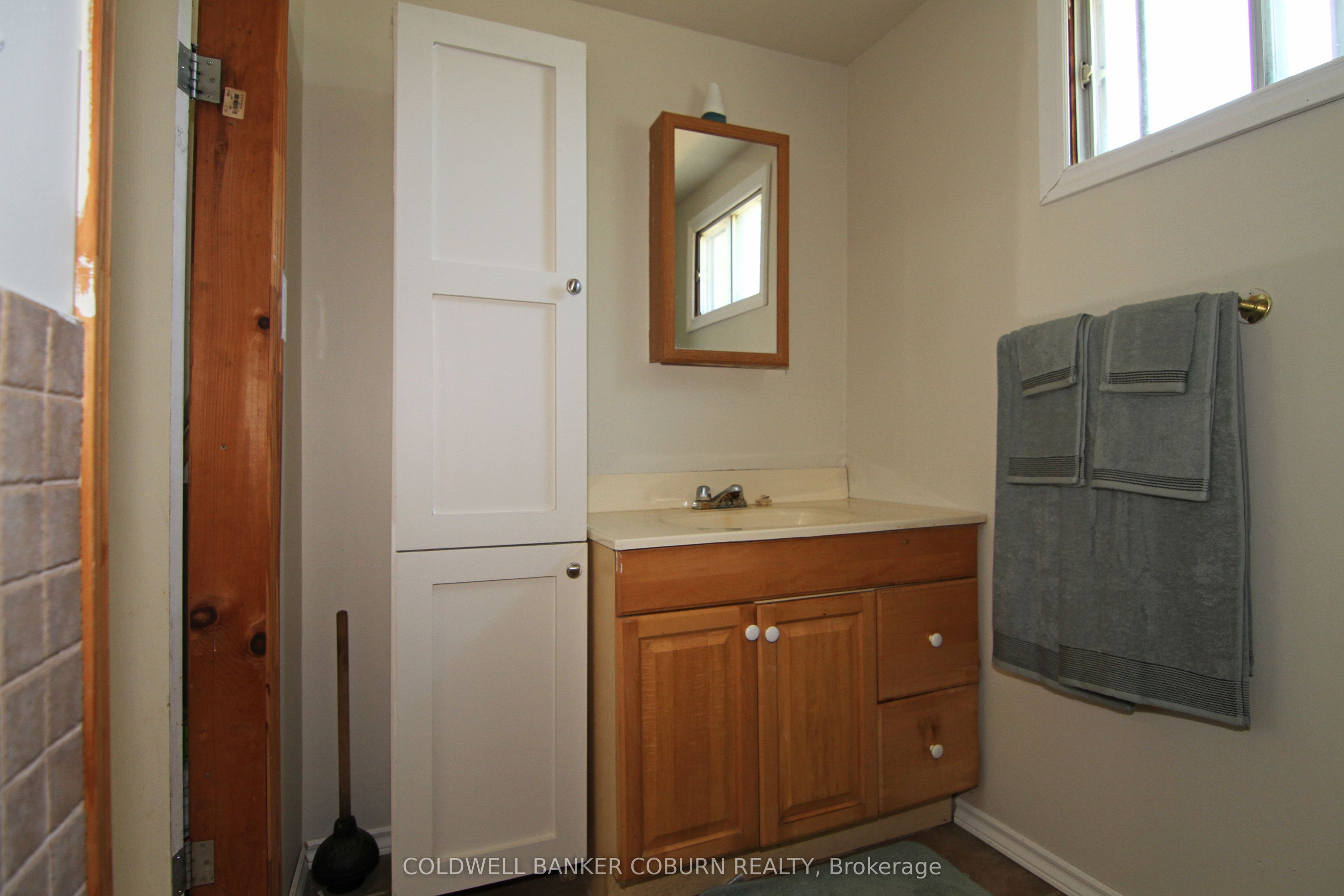 11597 Dundela Road Property Photo 8