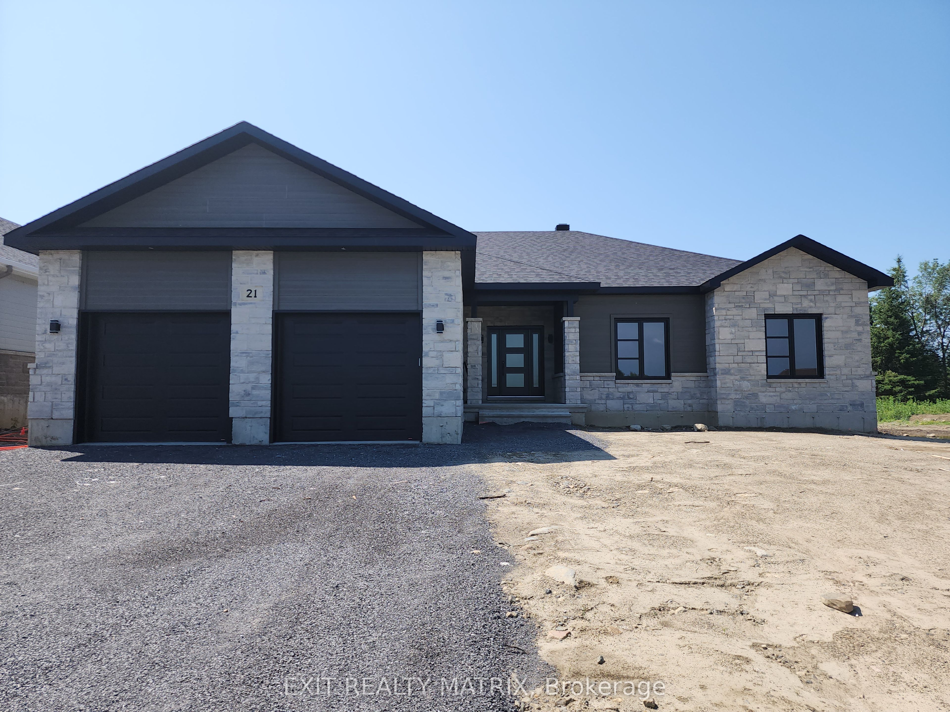 33 Whitetail Avenue Property Photo 1