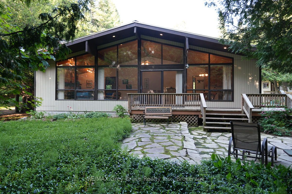 707 Second Avenue Property Photo 1