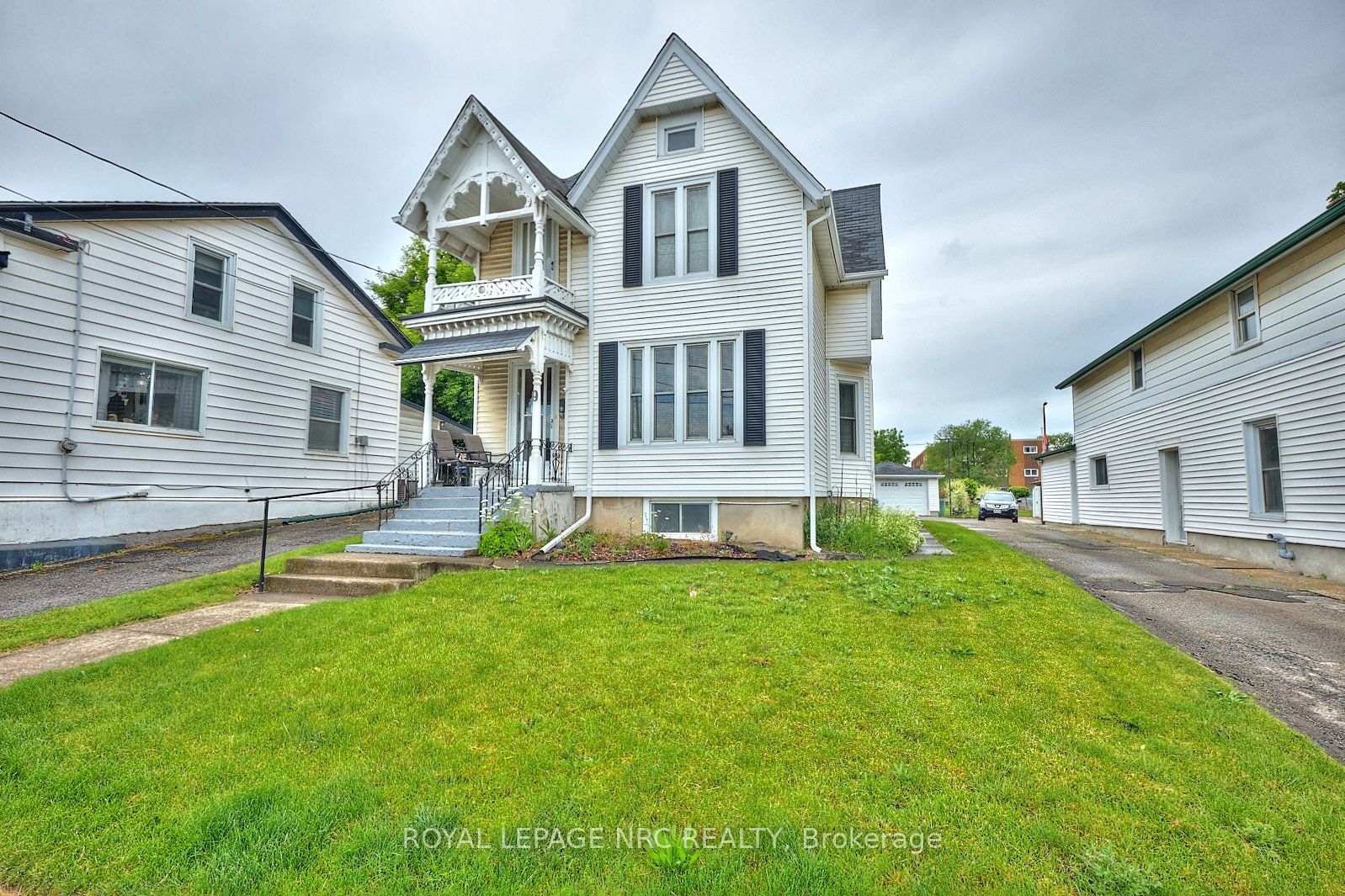 9 Pine Street S Property Photo 1