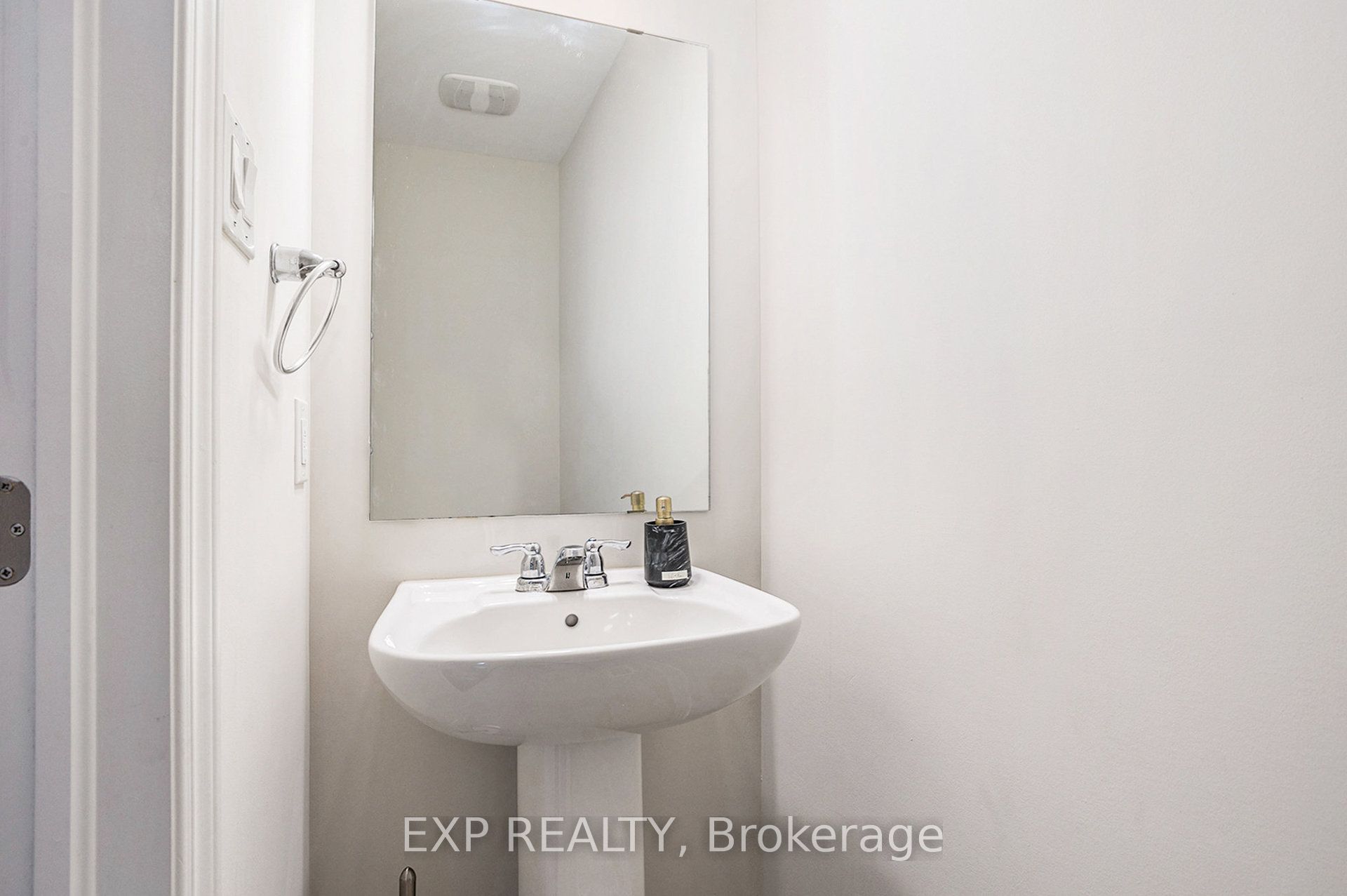 552 Roundleaf Way Property Photo 14