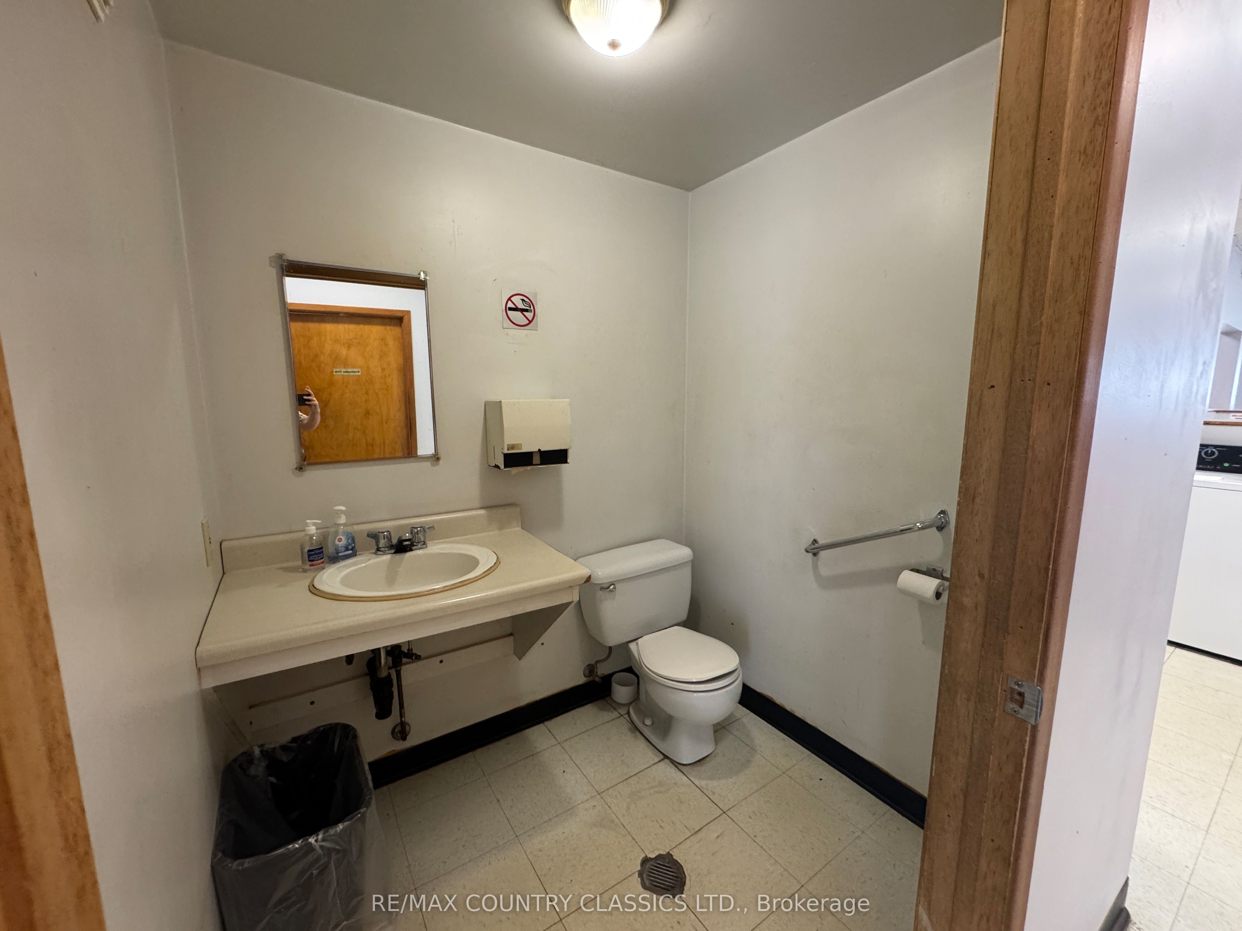 211 Hastings Street N Property Photo 7