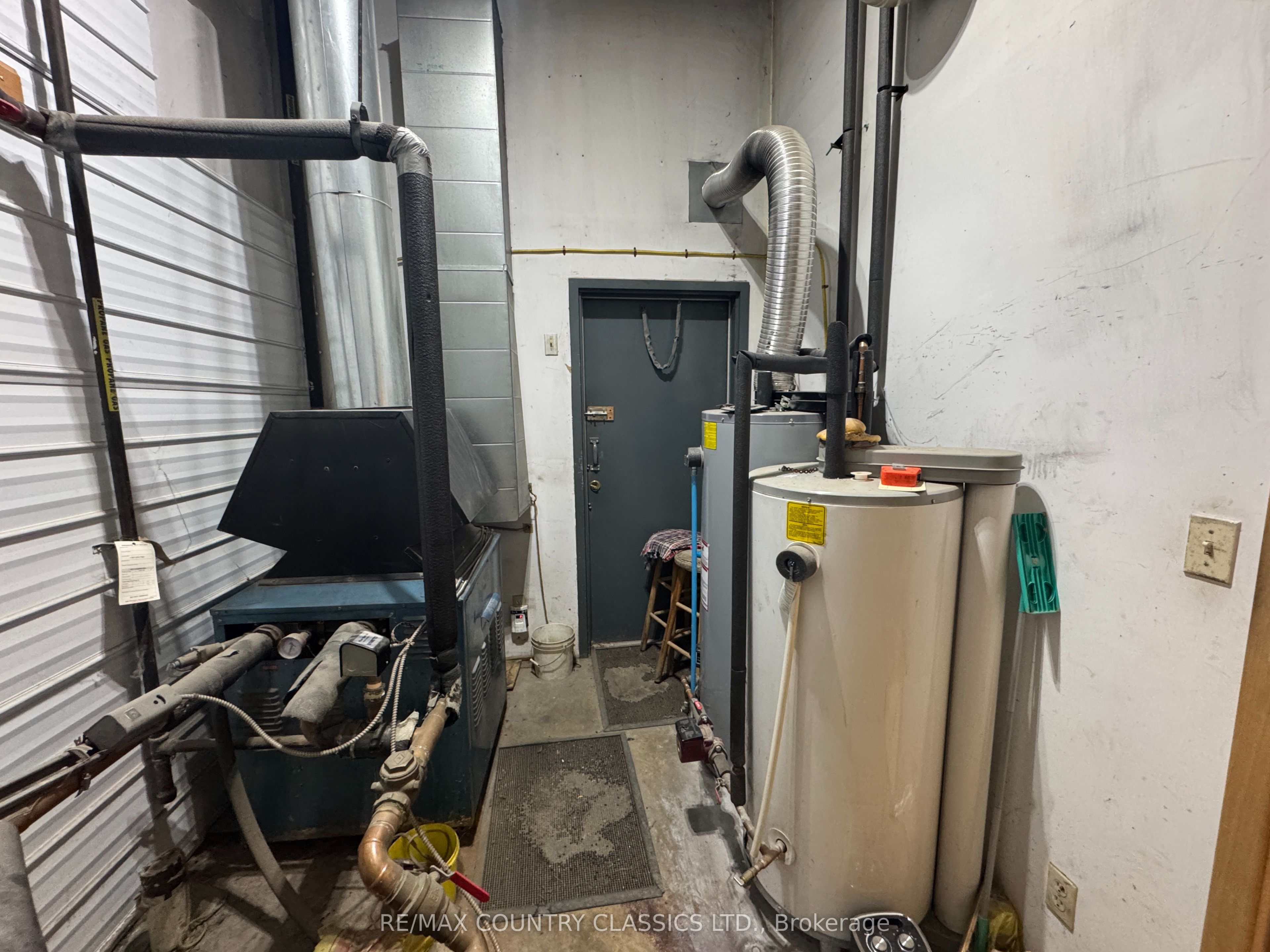 211 Hastings Street N Property Photo 10