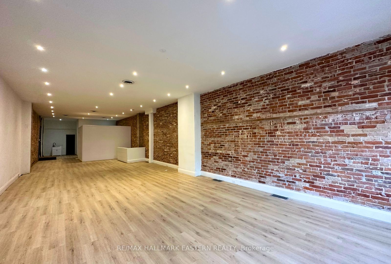 426 George St N Property Photo 1