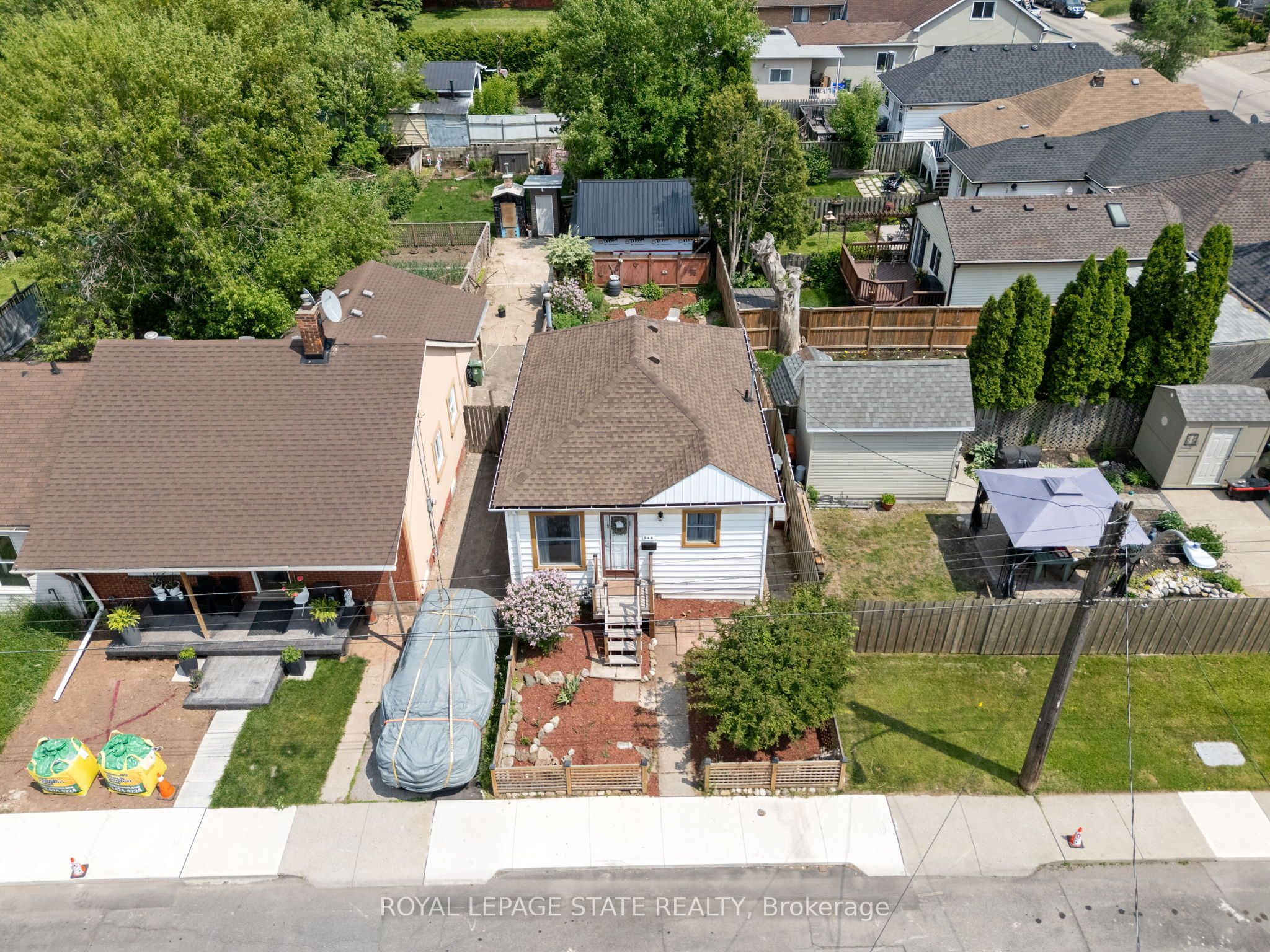 544 Mary St Property Photo 1