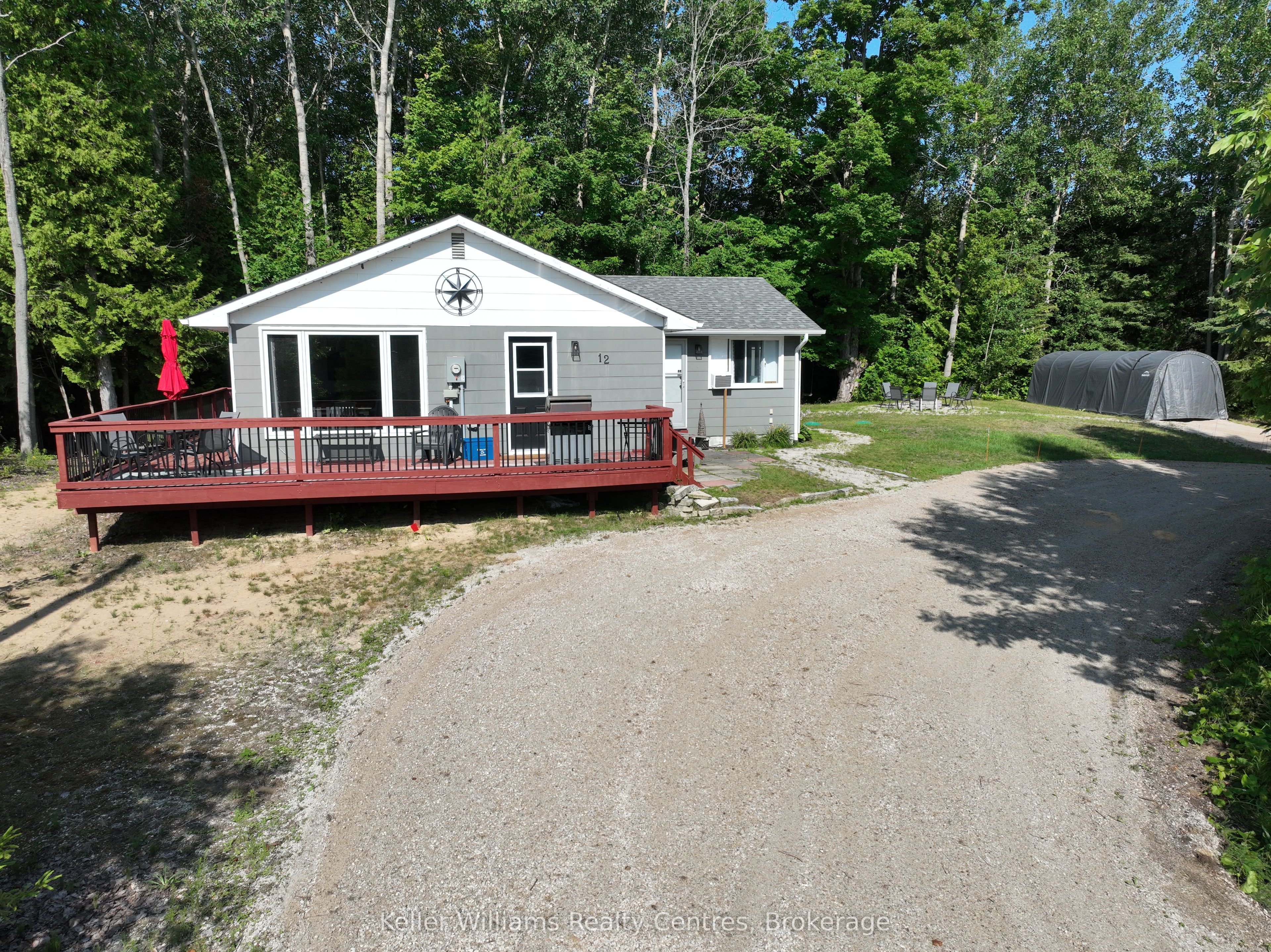 12 Pierce Street S Property Photo 1