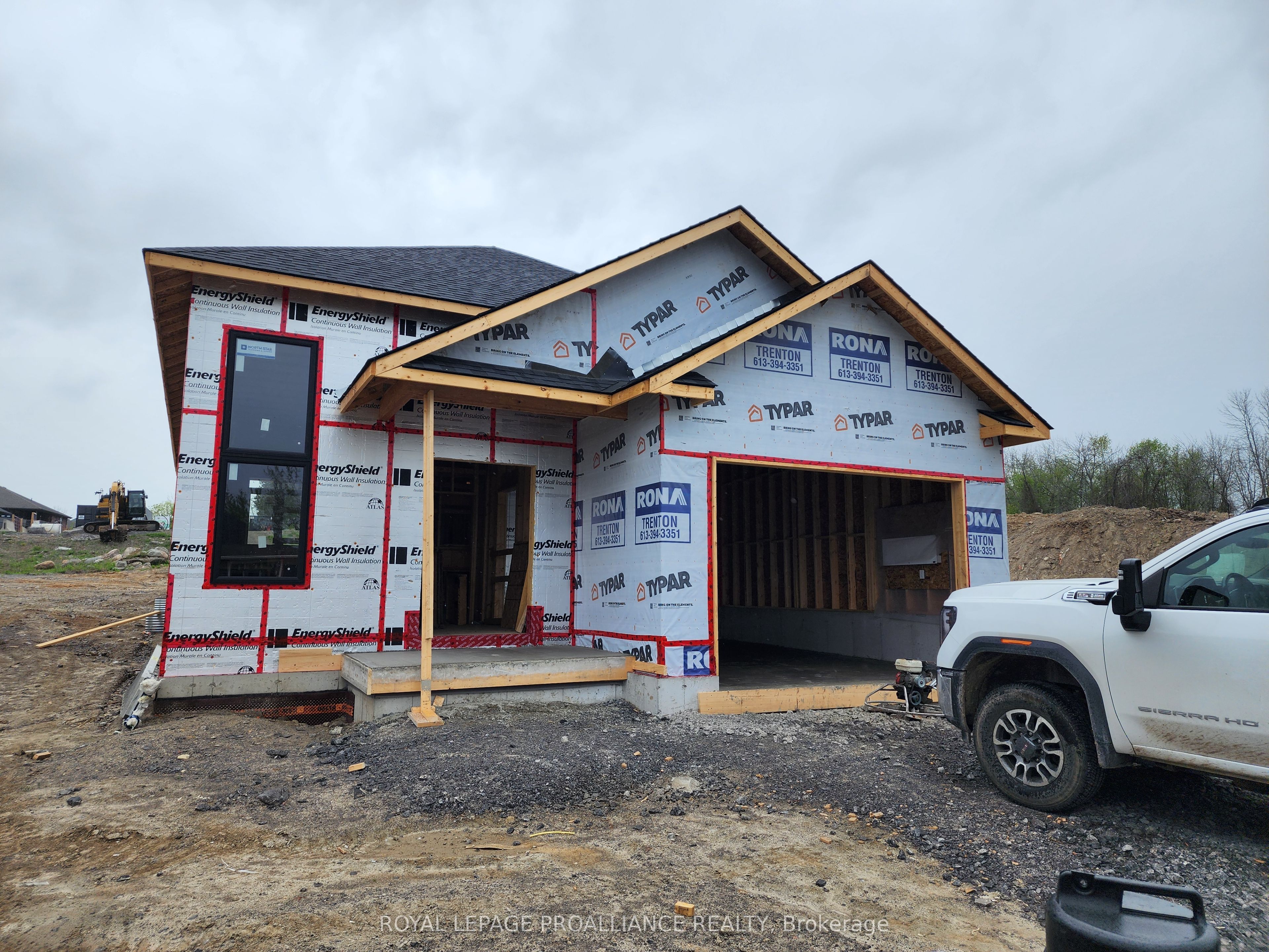 2 Cedarwood St Property Photo 1