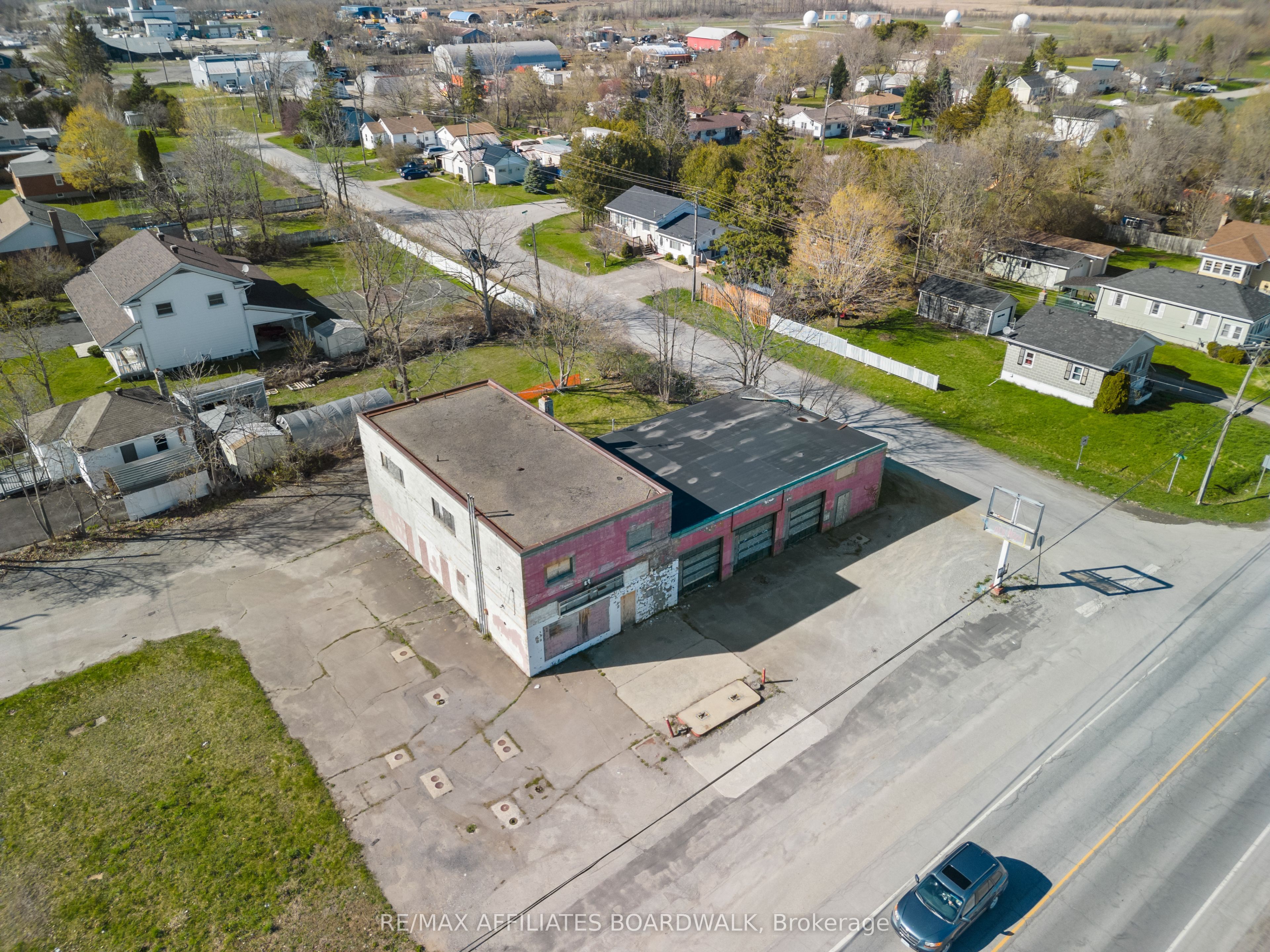 7526 Roger Stevens Drive S Property Photo 1