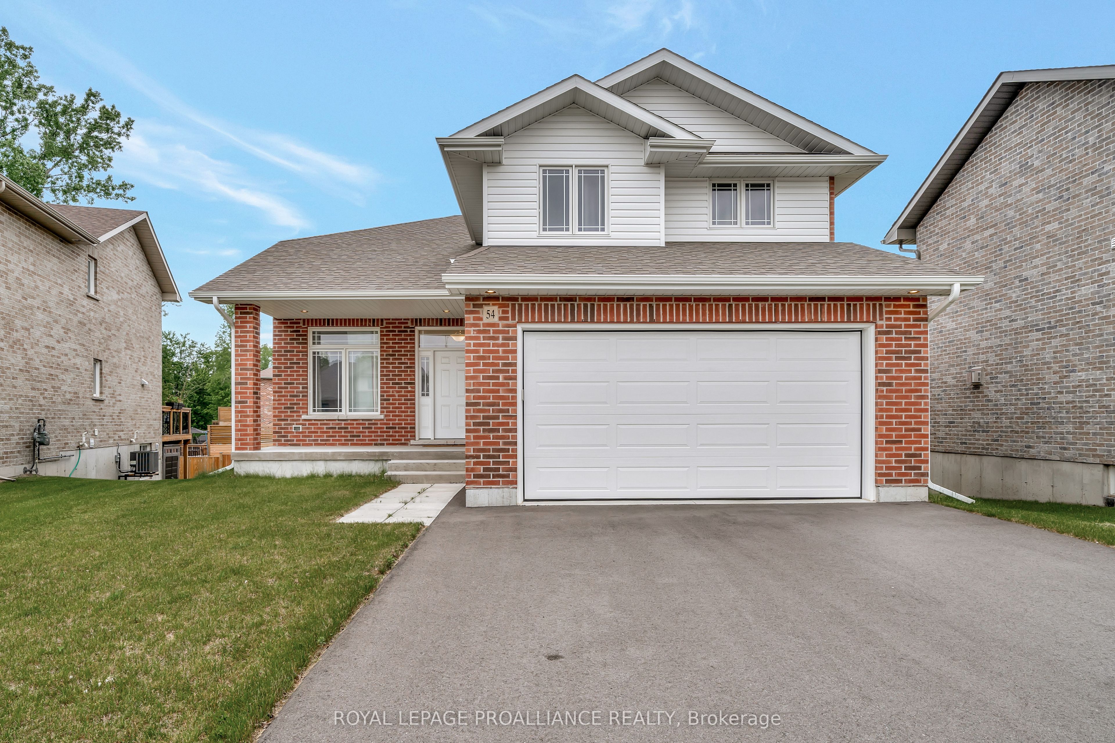 54 Lanark Drive Property Photo 1