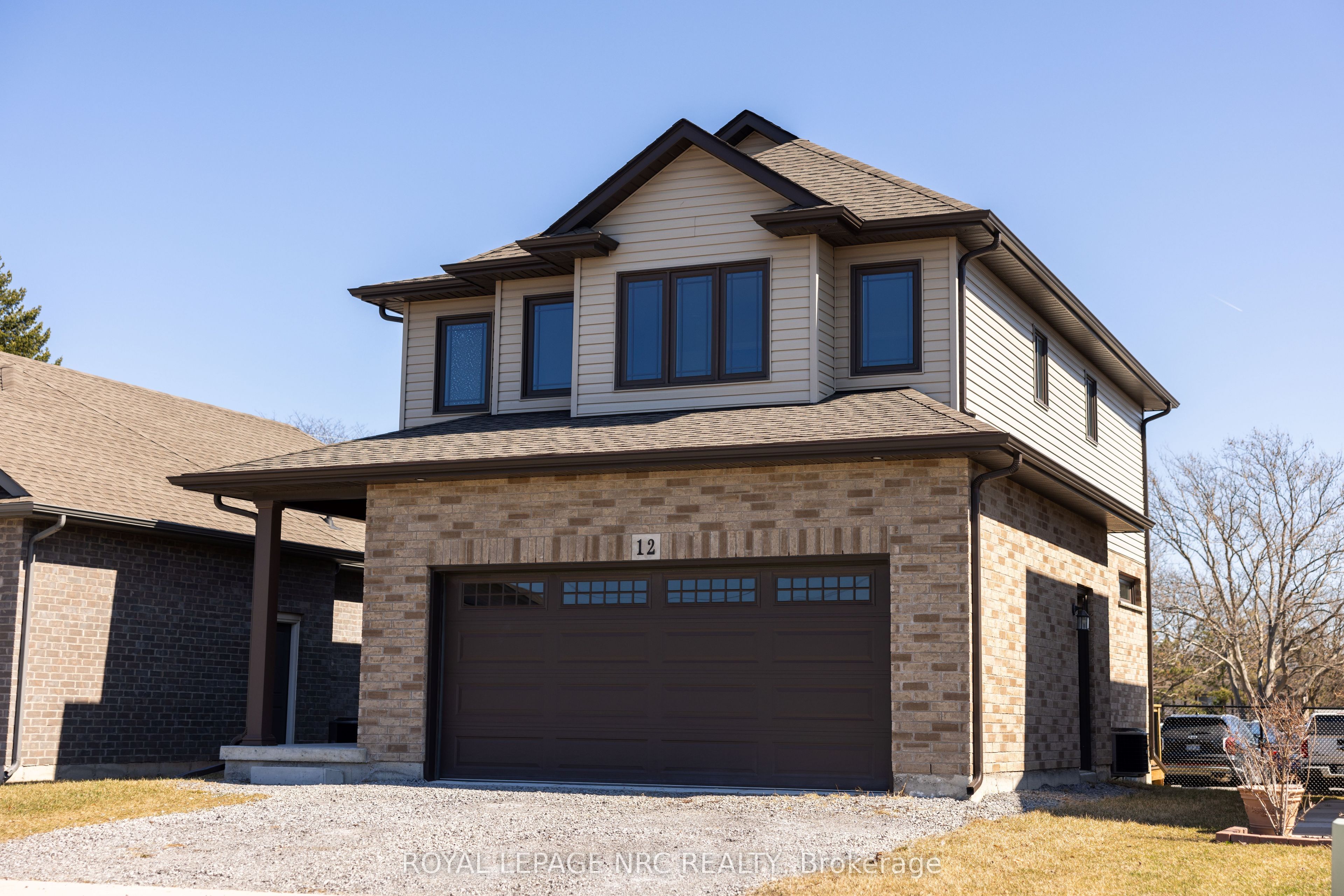 12 Berkshire Dr Property Photo 1