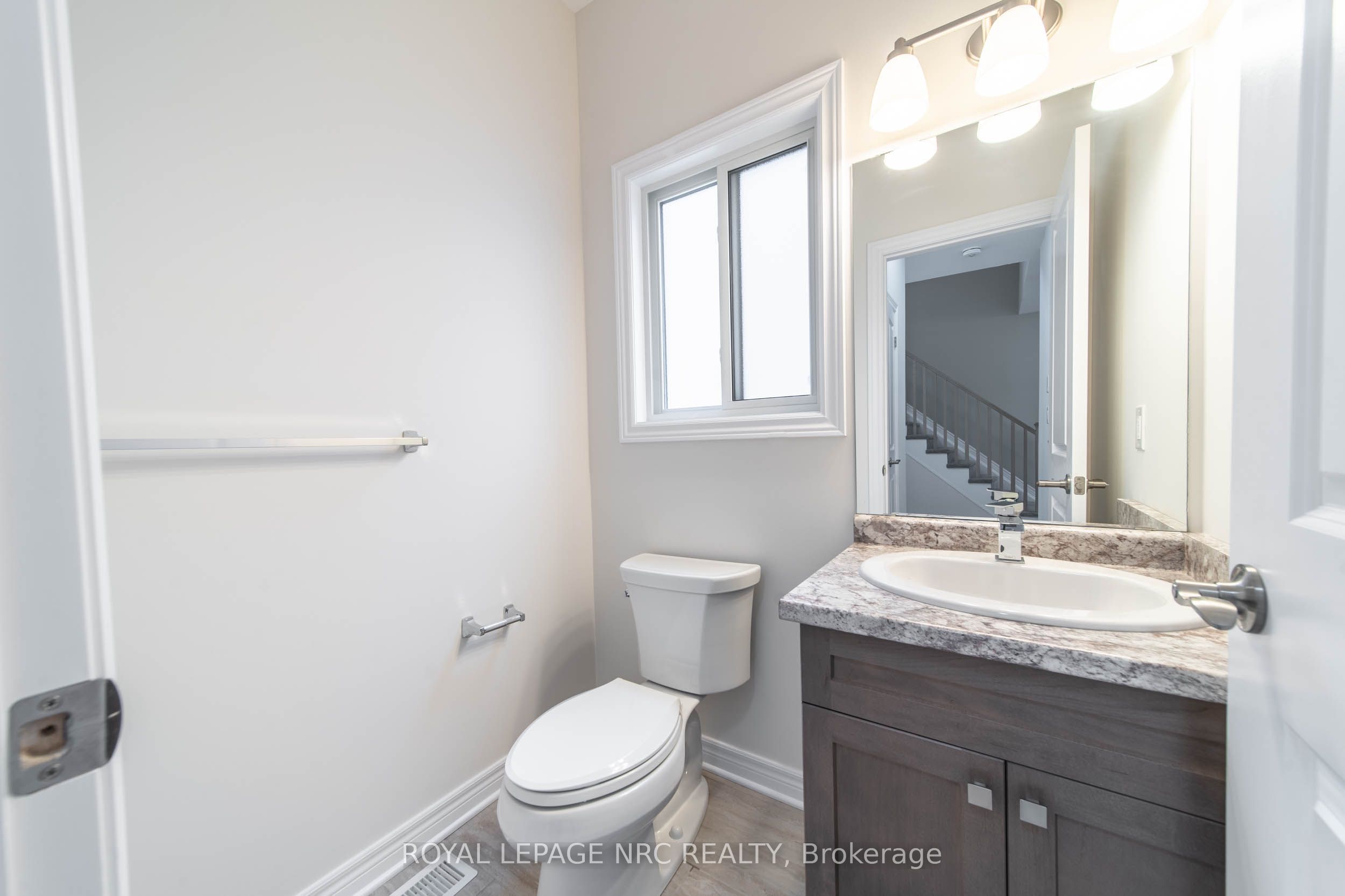 12 Berkshire Dr Property Photo 11