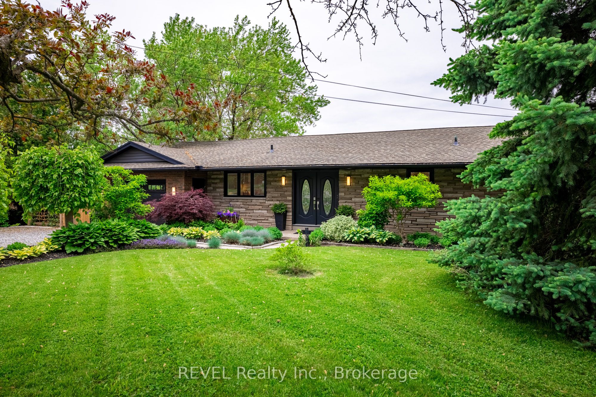 238 Queenston Road Property Photo 1