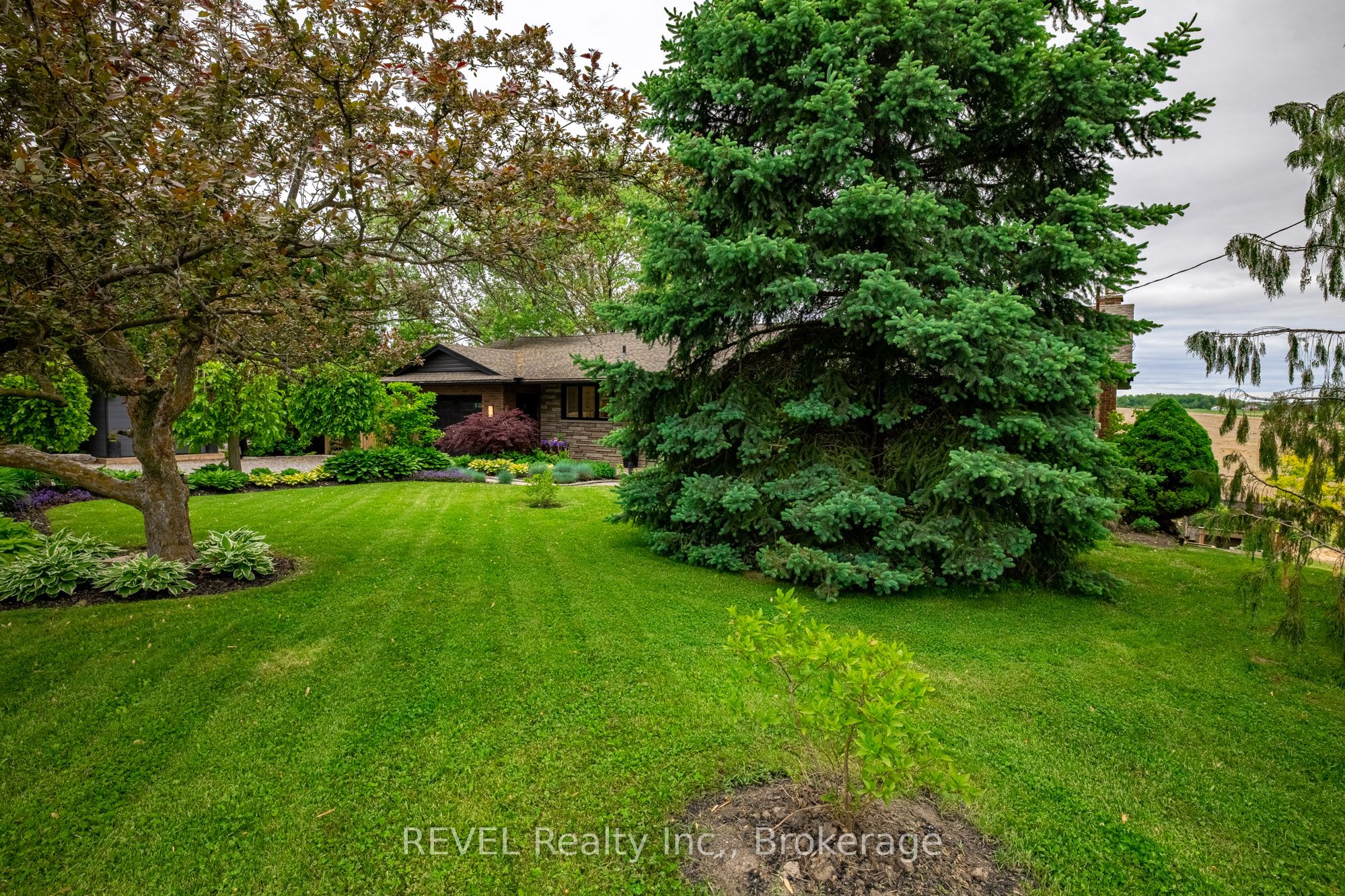238 Queenston Road Property Photo 2