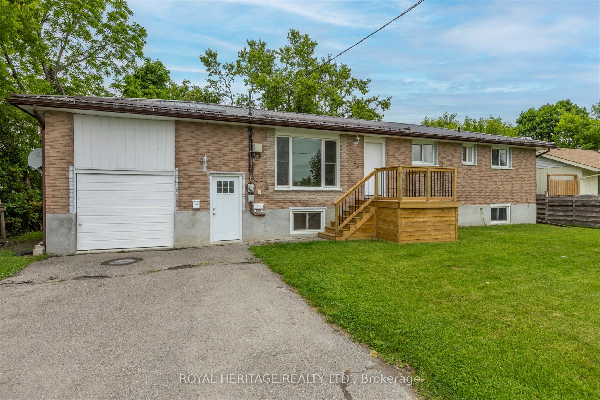 64 George St W Property Photo 1