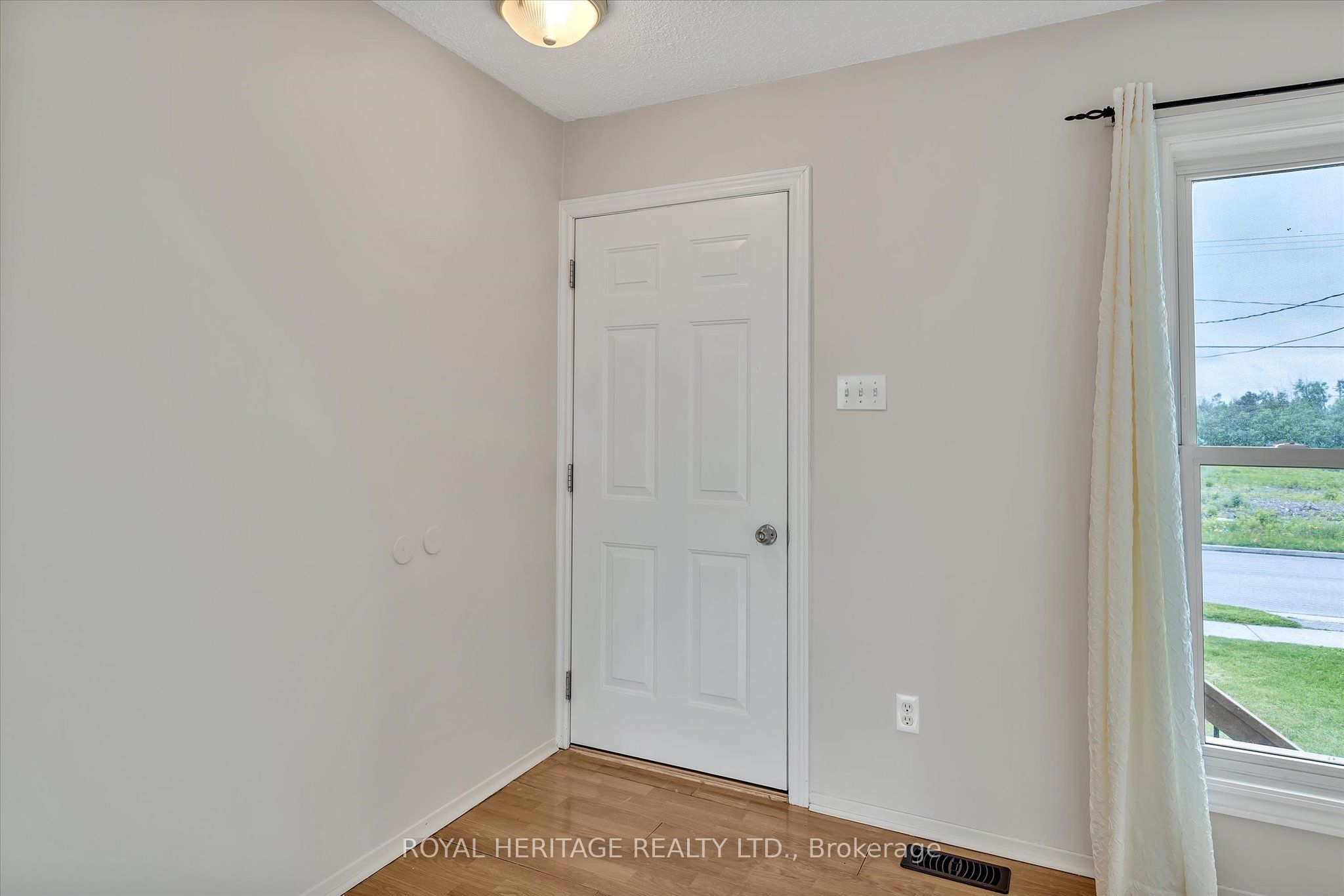 64 George St W Property Photo 8