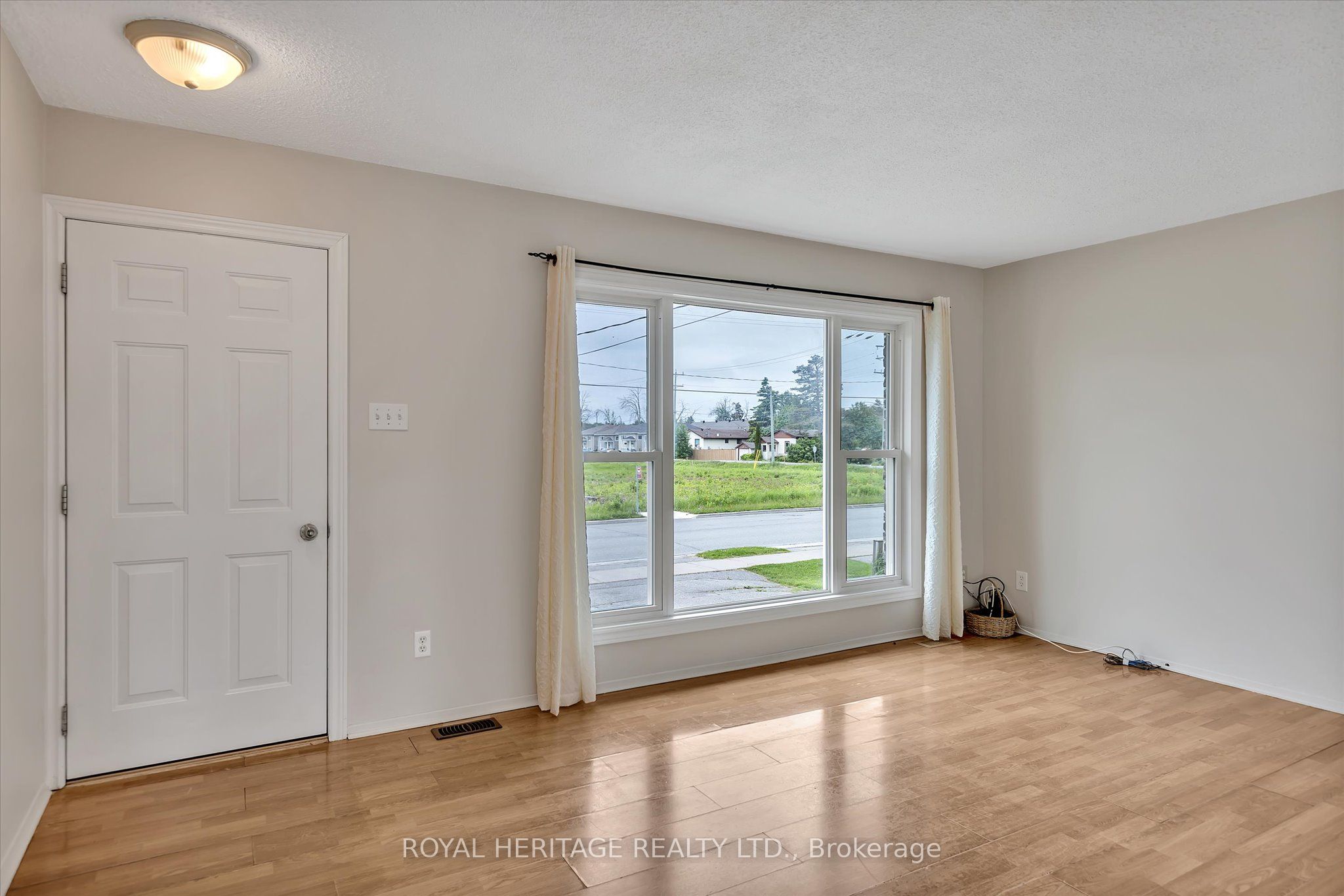 64 George St W Property Photo 10