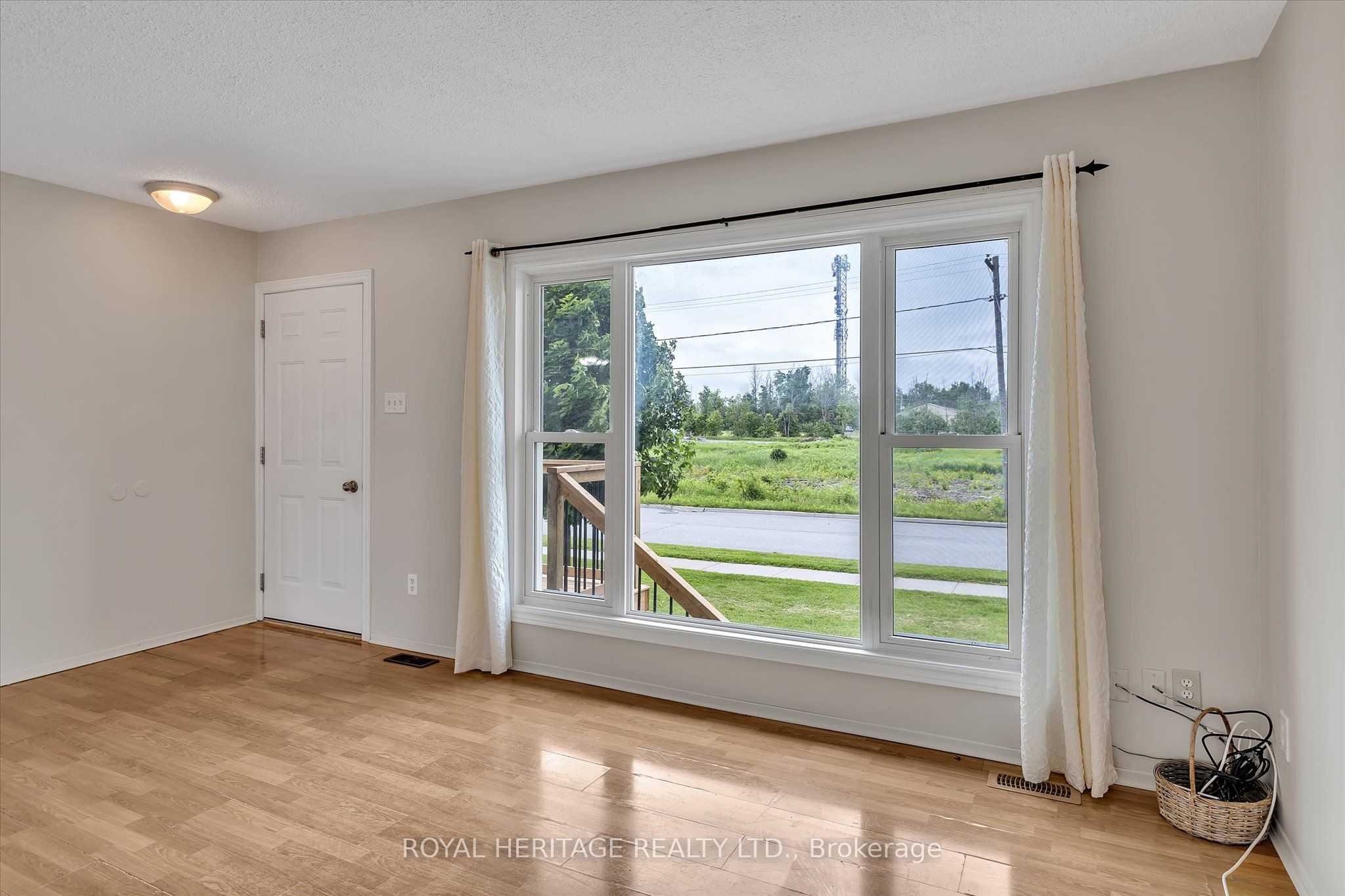 64 George St W Property Photo 12