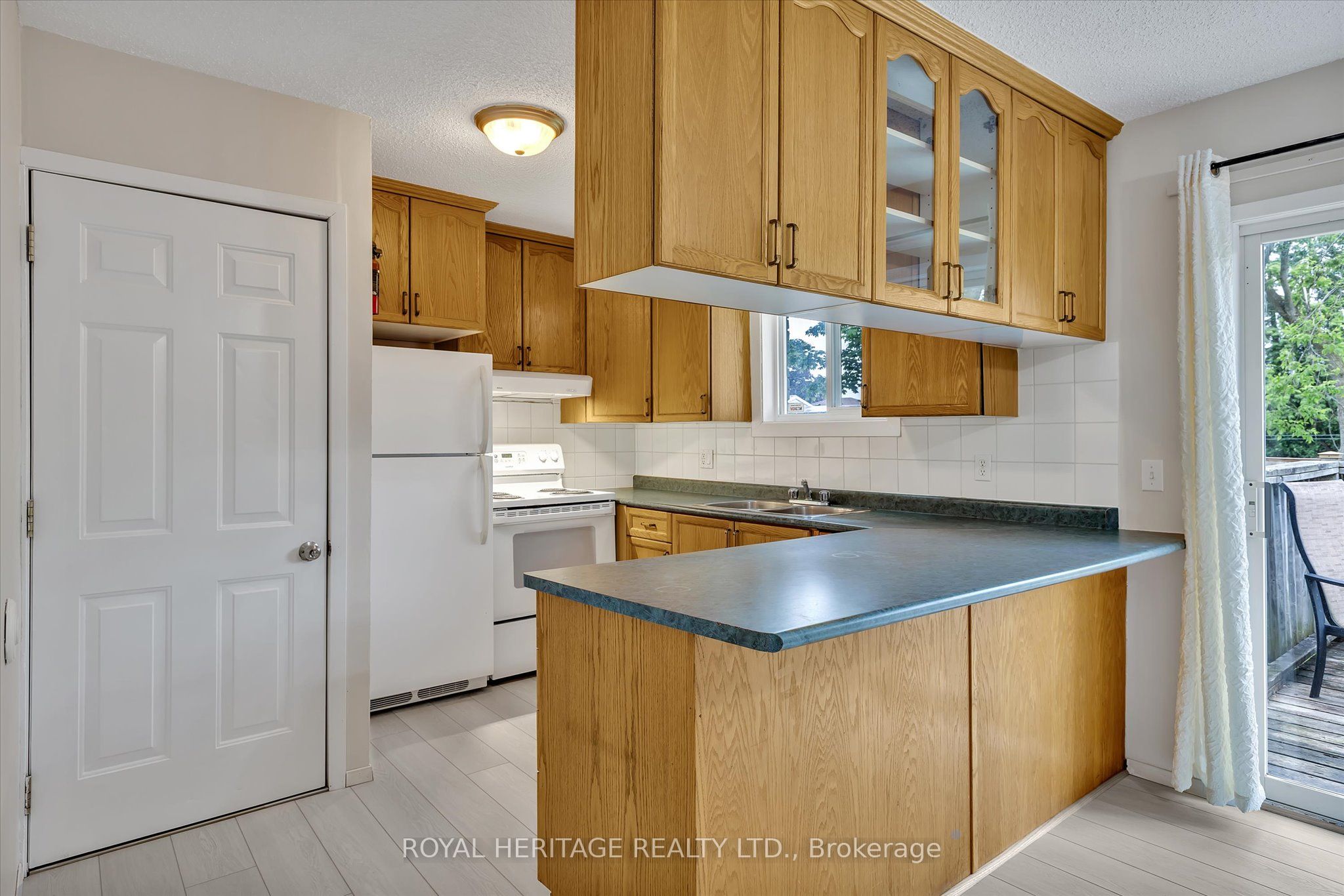 64 George St W Property Photo 14