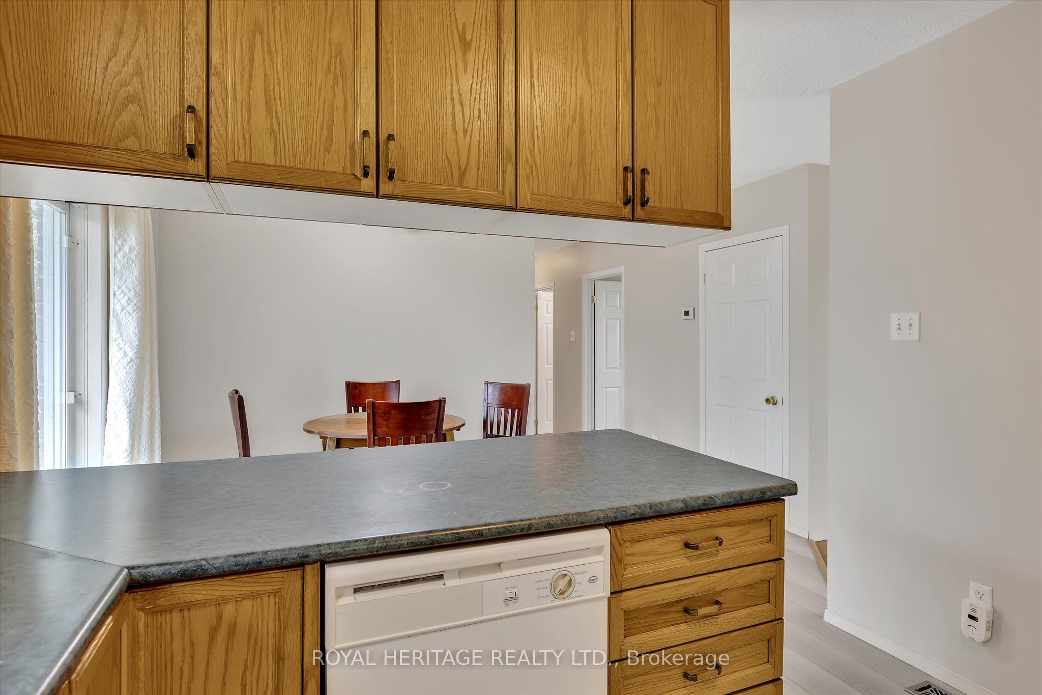64 George St W Property Photo 16