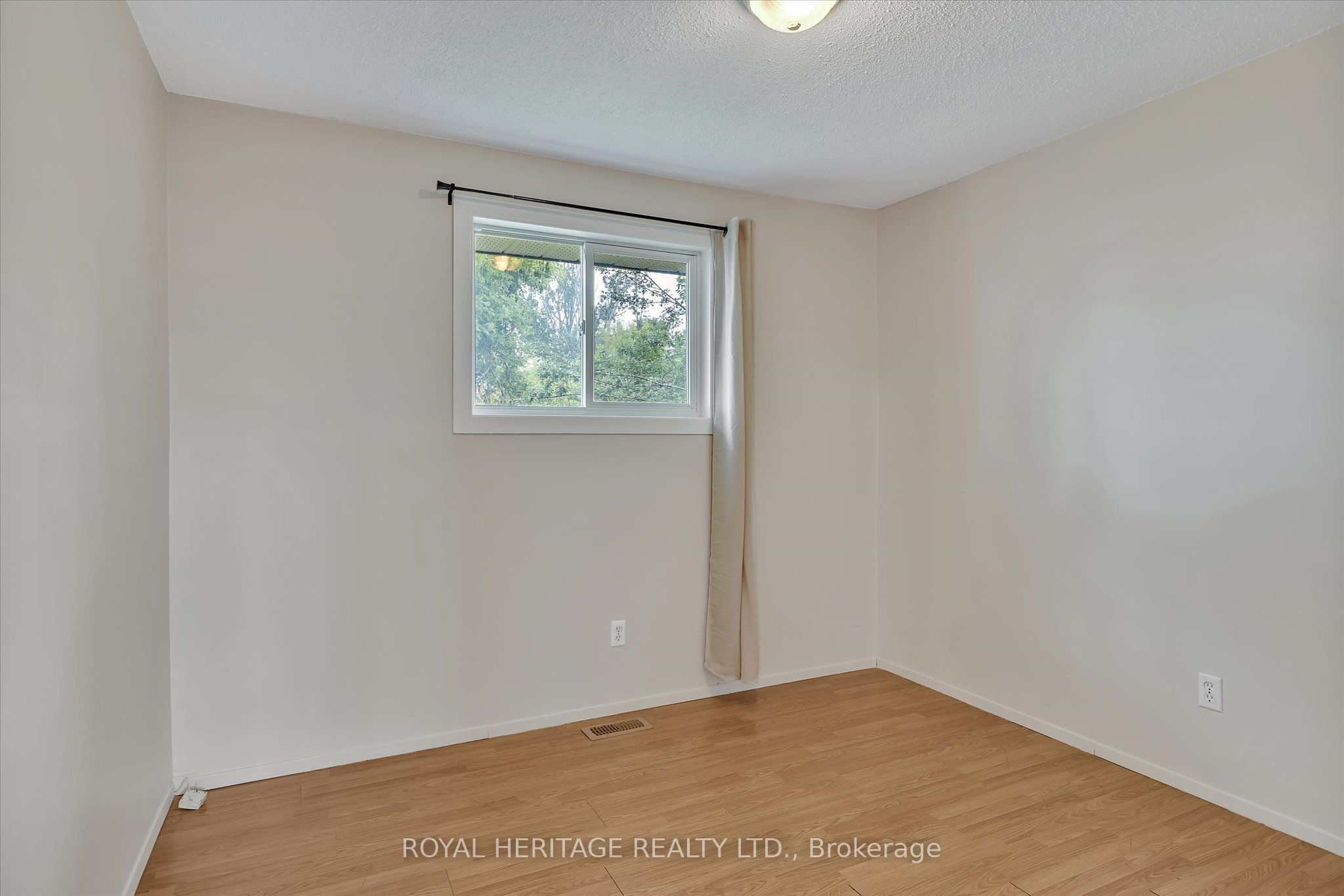 64 George St W Property Photo 22