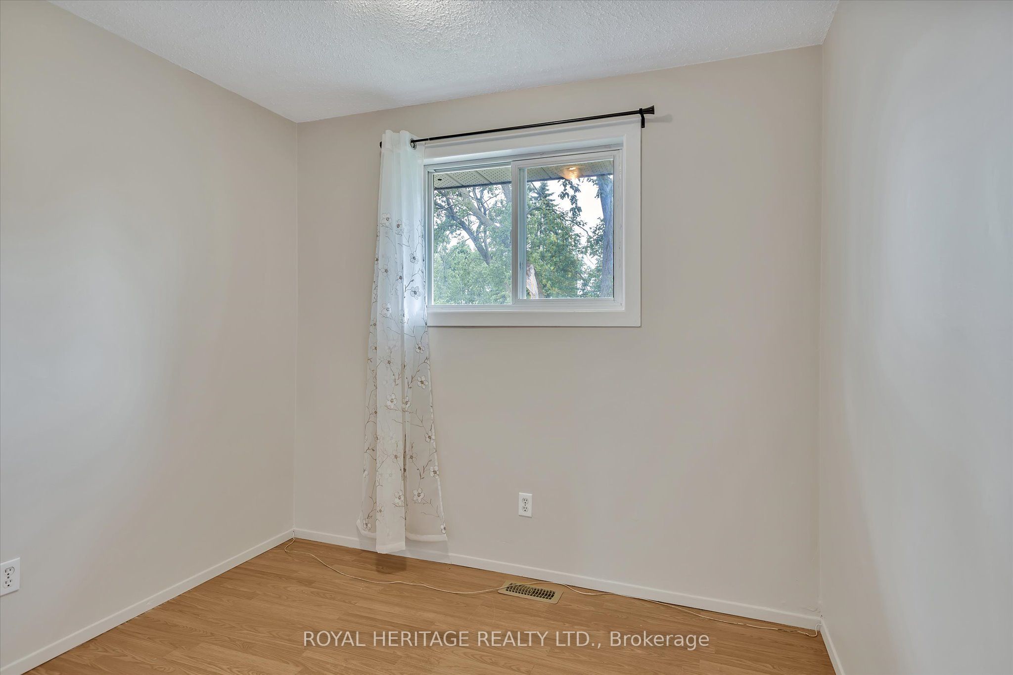 64 George St W Property Photo 25