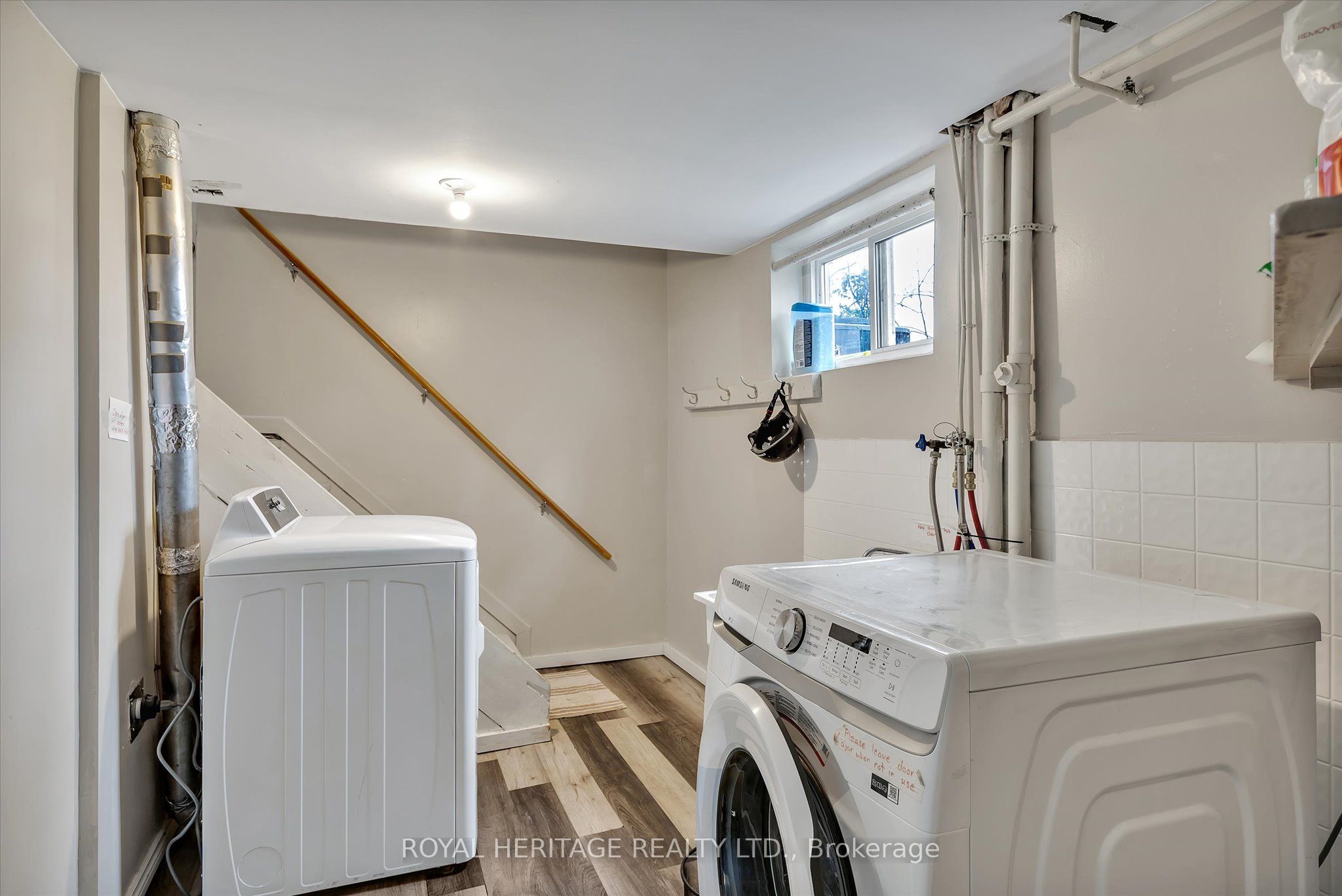 64 George St W Property Photo 31