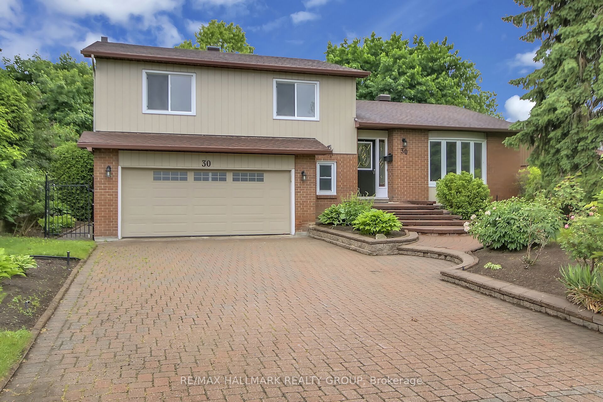 30 Brodeur Cres Property Photo 1