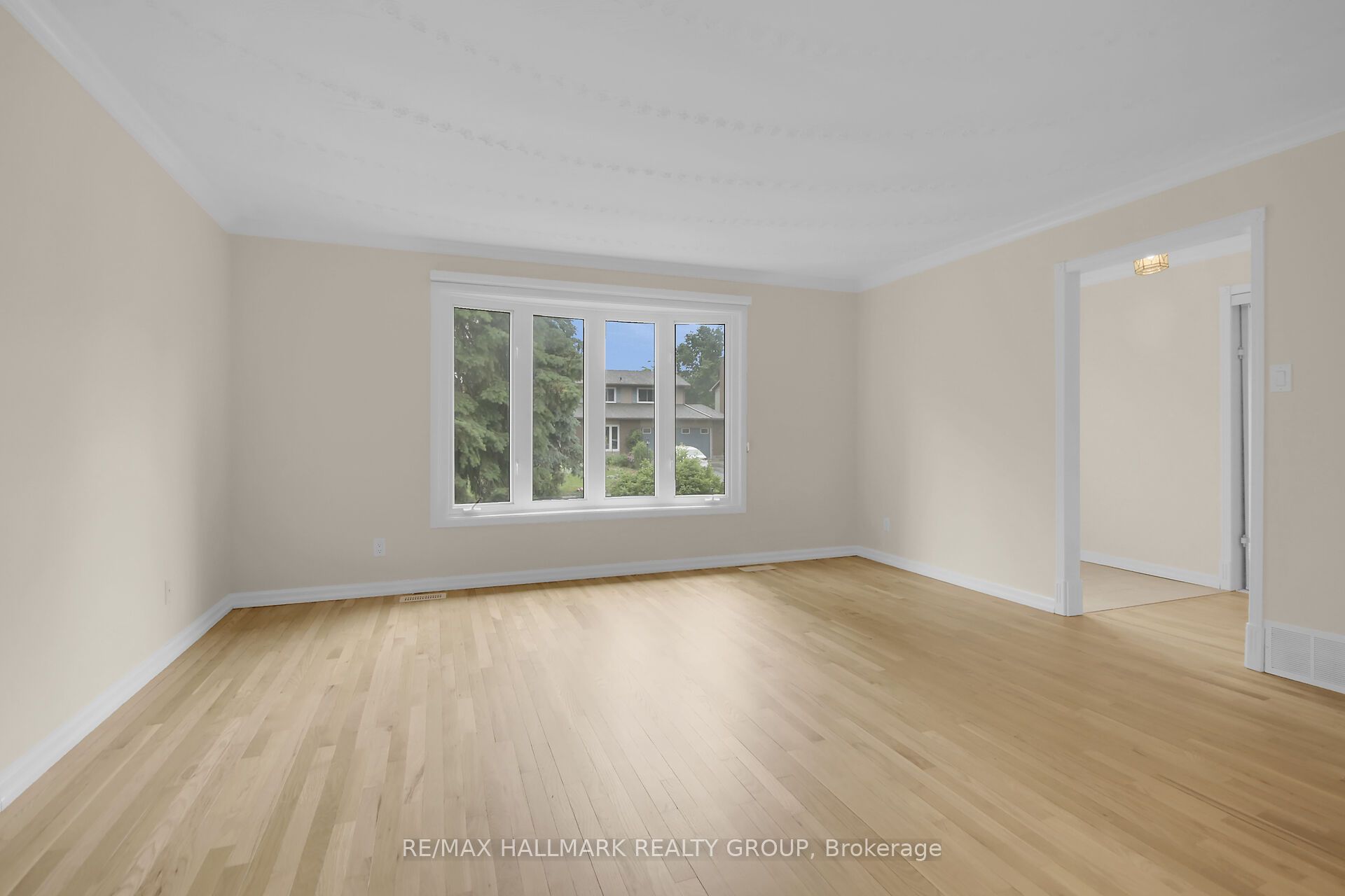 30 Brodeur Cres Property Photo 4