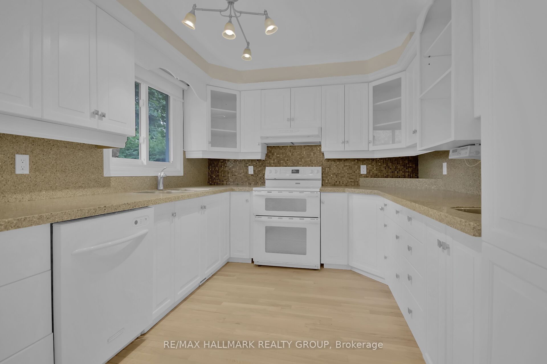 30 Brodeur Cres Property Photo 12