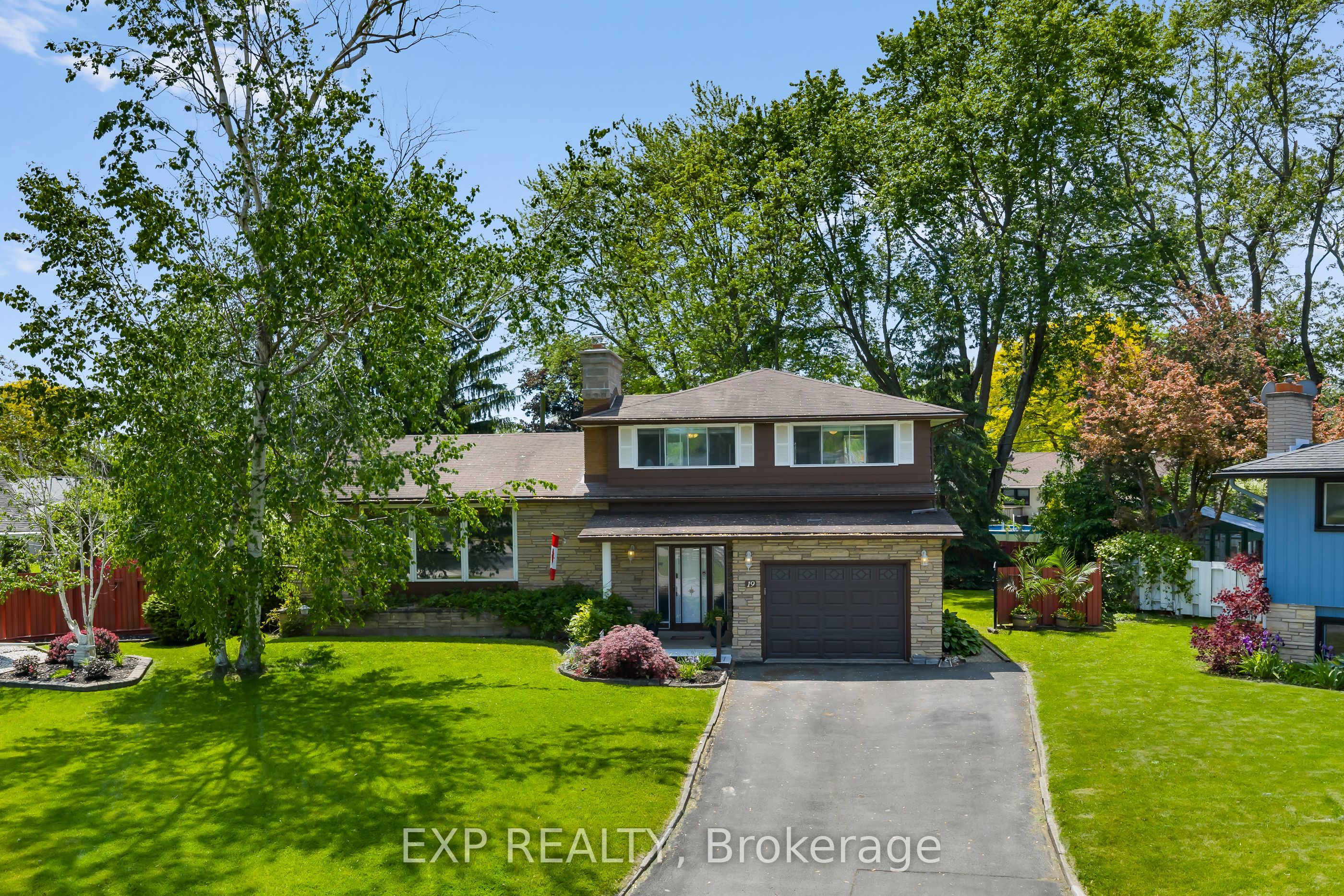 19 Oak Ct Property Photo 1
