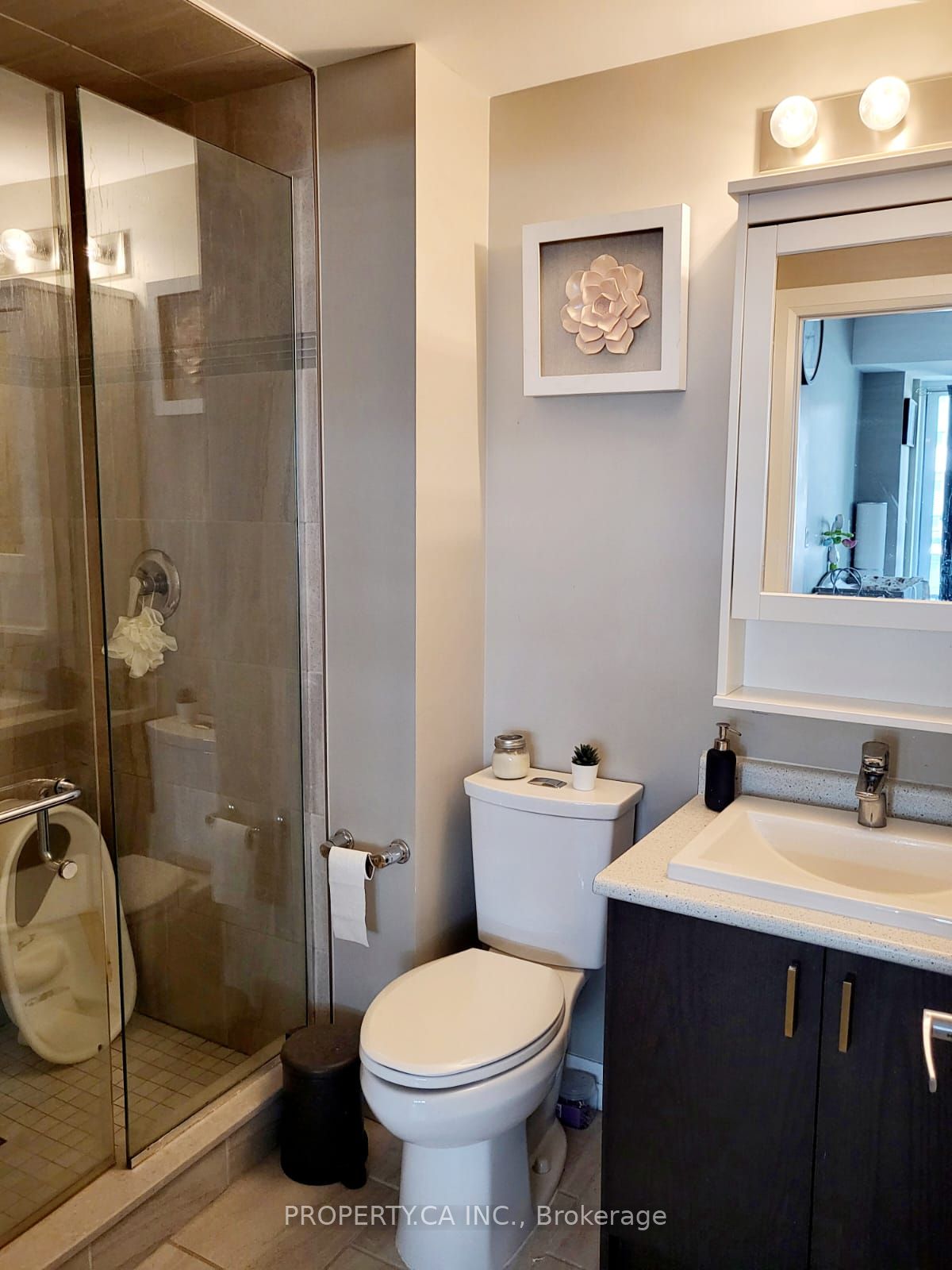 63 Arthur St S Property Photo 6