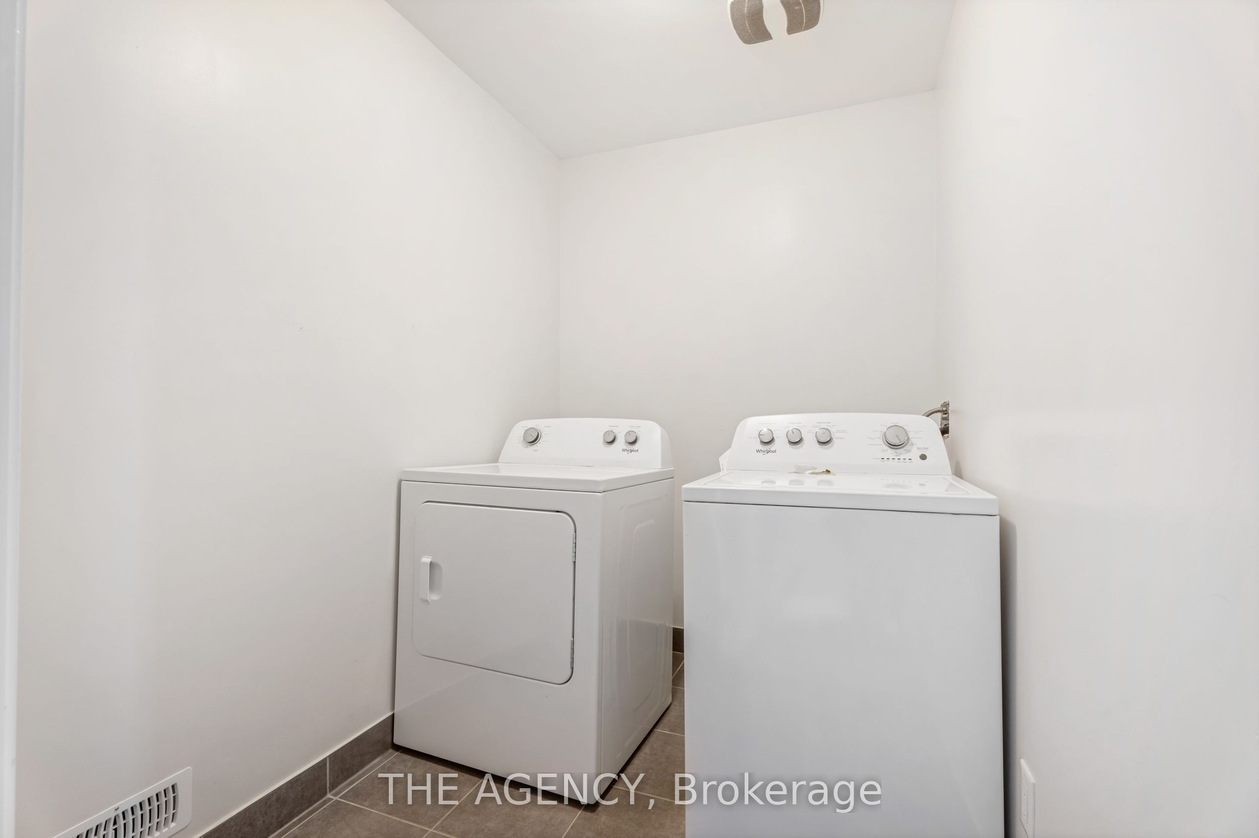 570 Linden Dr Property Photo 22