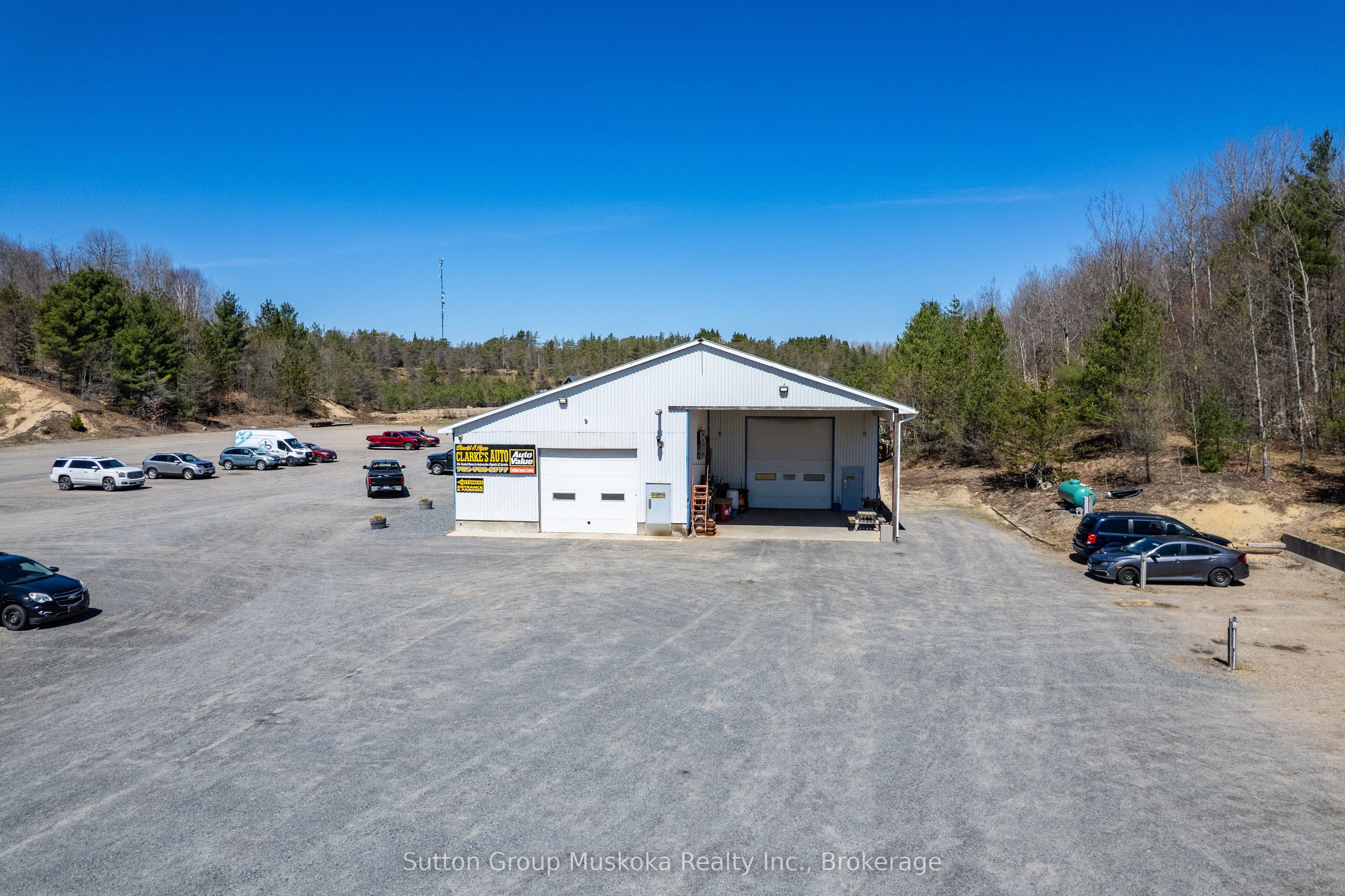 492 Old Ferguson Road E Property Photo 2