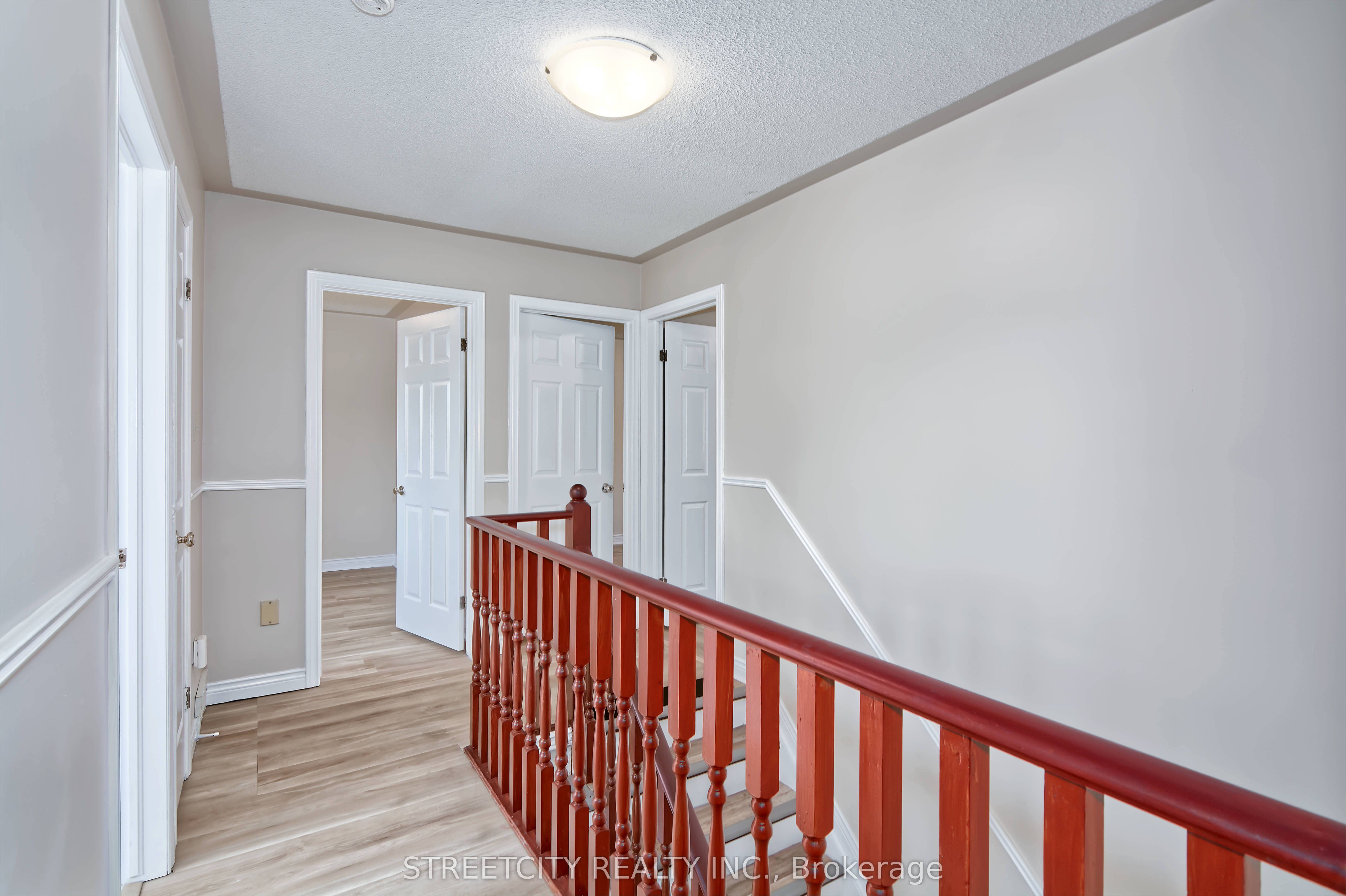 42 Laurel St Property Photo 17