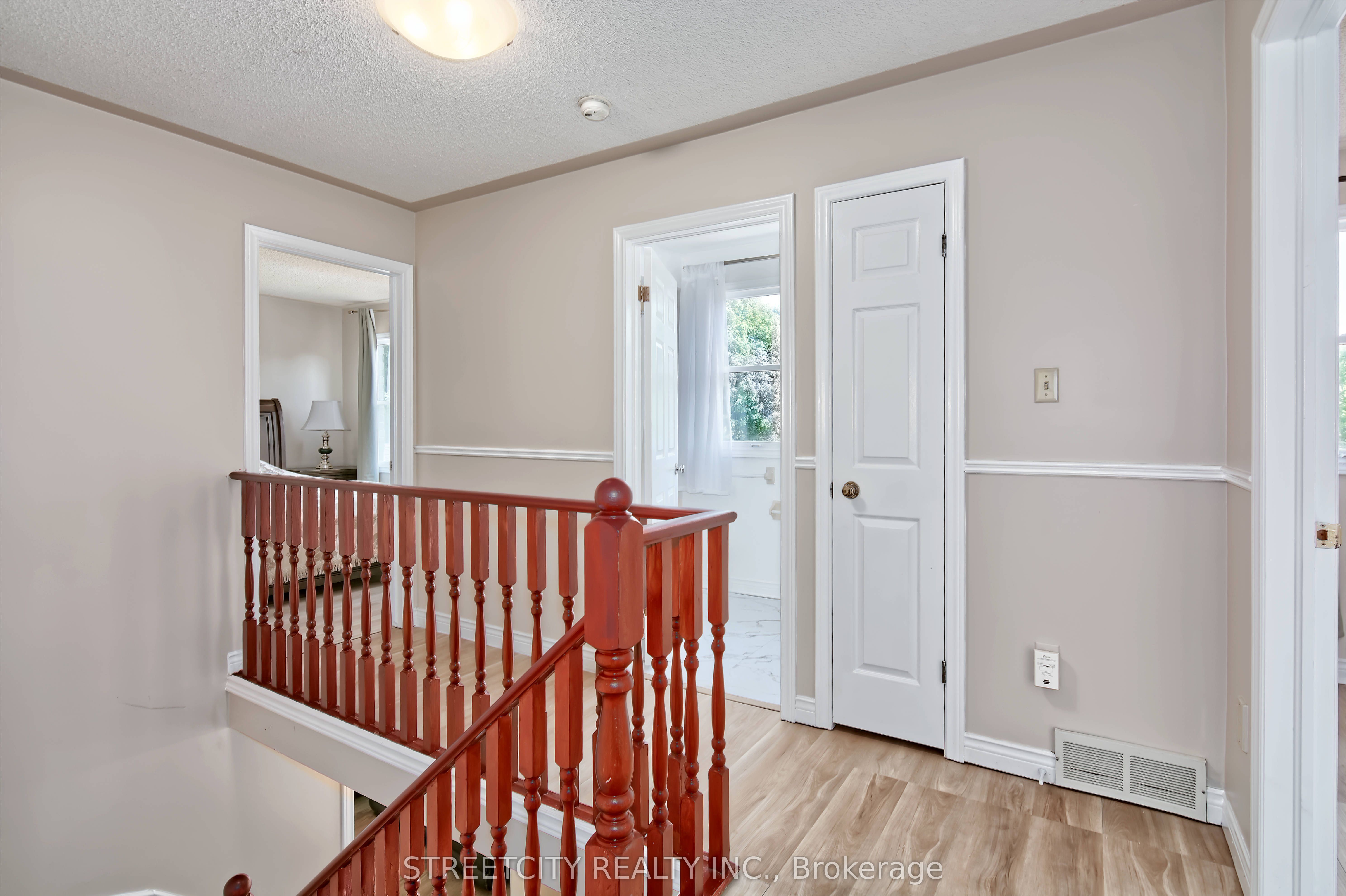 42 Laurel St Property Photo 18