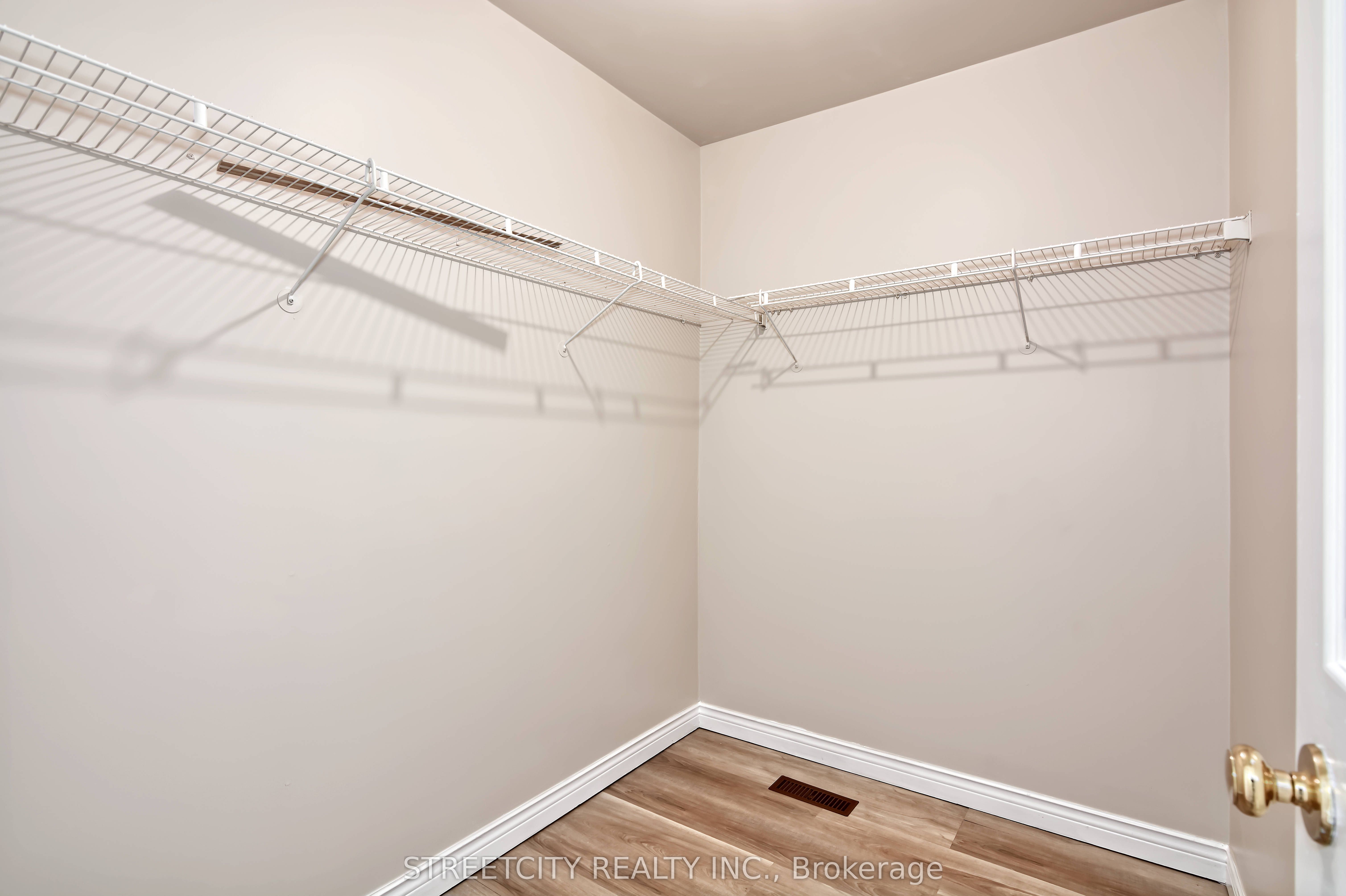 42 Laurel St Property Photo 21