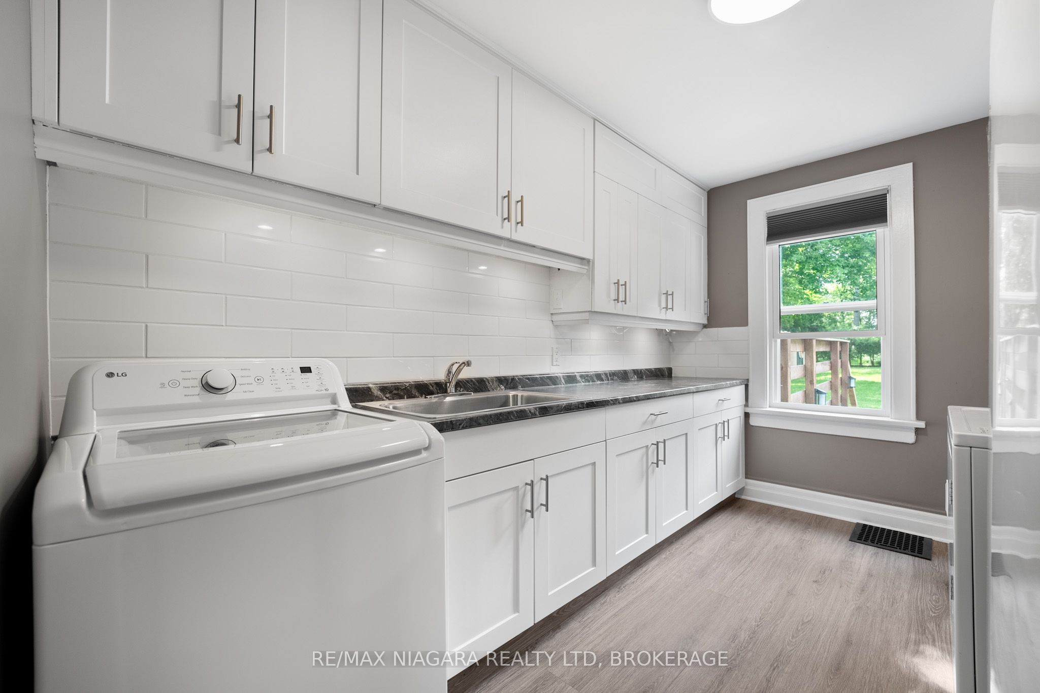 2969-2971 Portage Road Property Photo 18