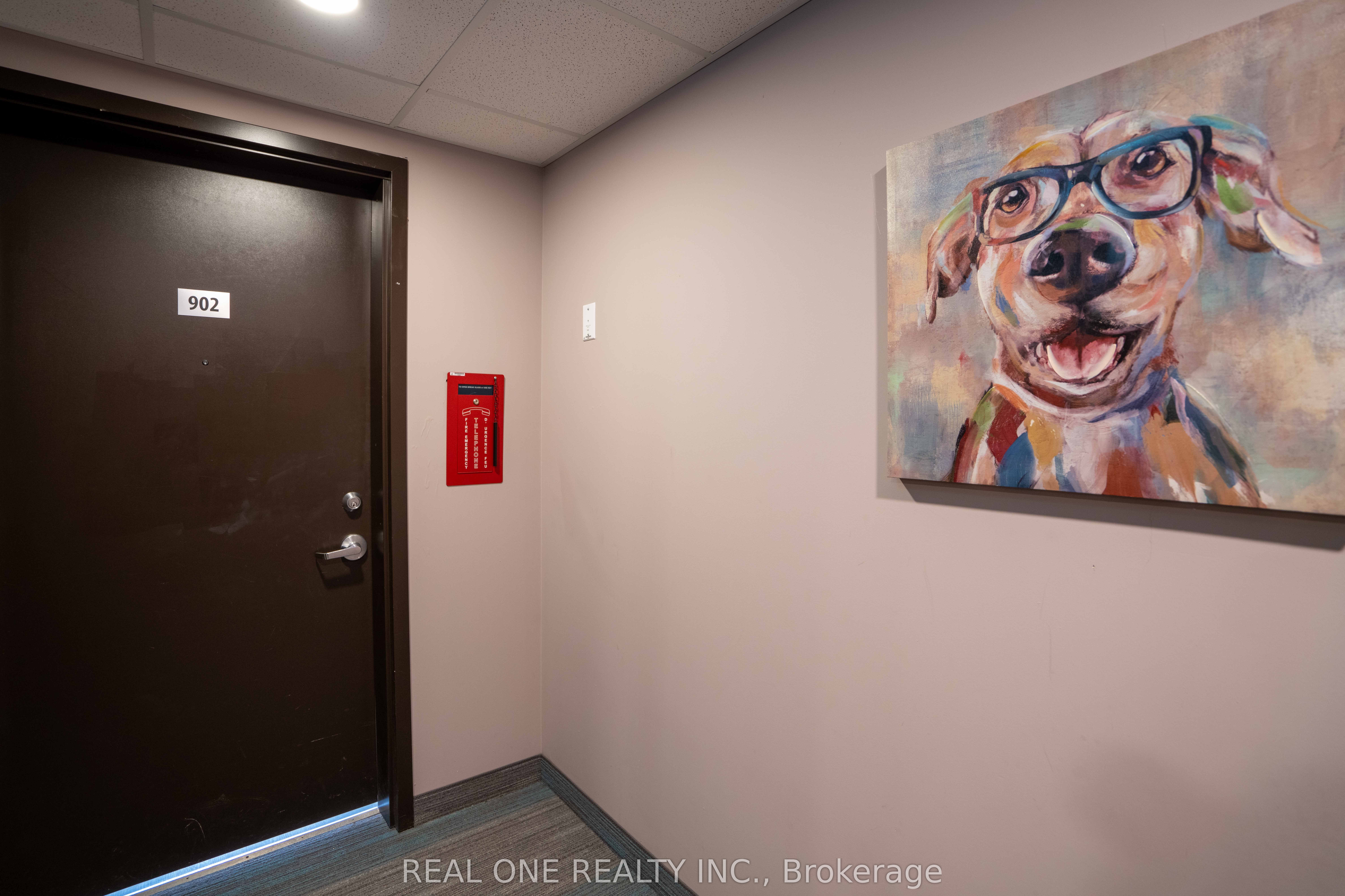 246 Lester Street 902 Property Photo 2