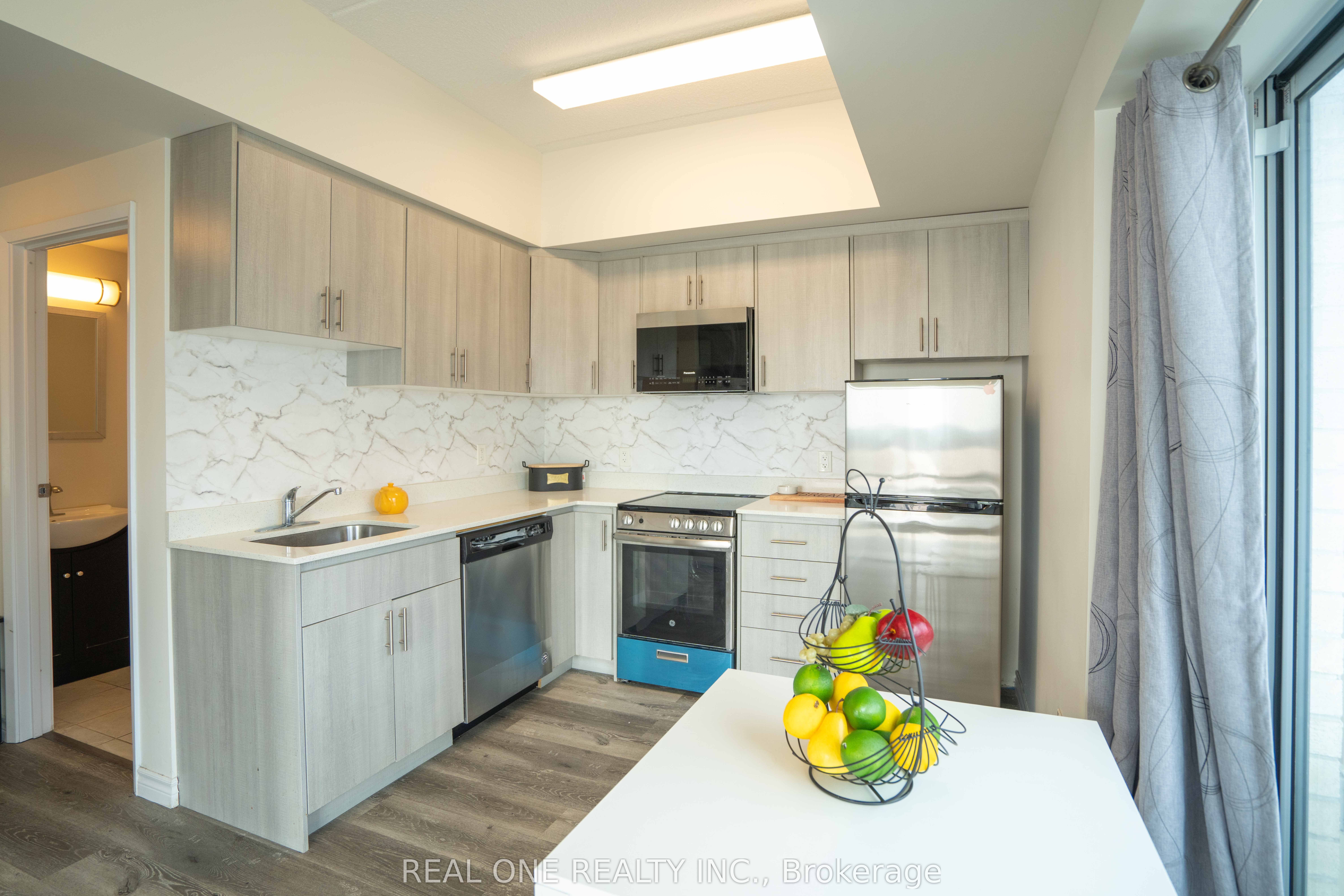 246 Lester Street 902 Property Photo 5