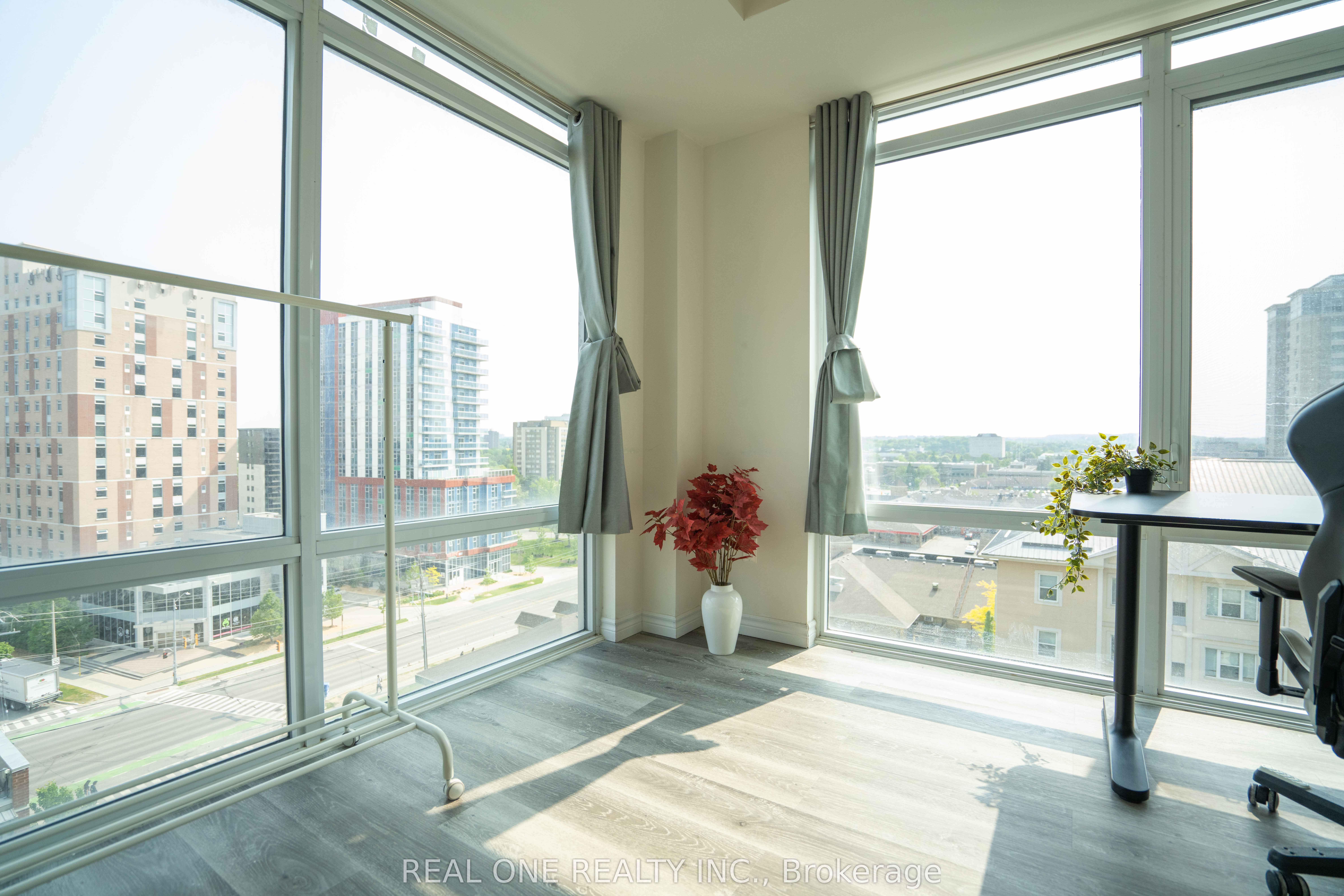 246 Lester Street 902 Property Photo 11