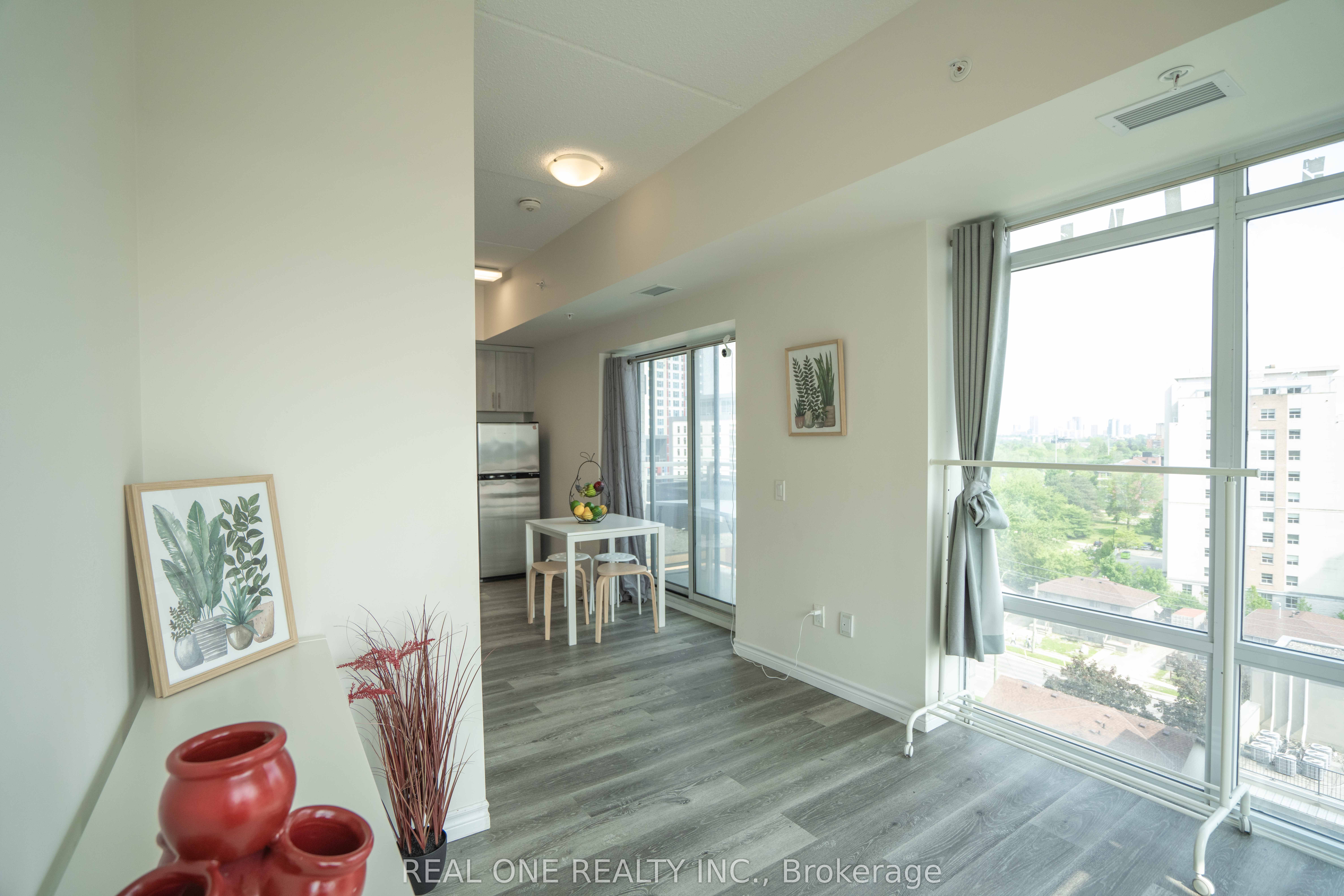 246 Lester Street 902 Property Photo 12