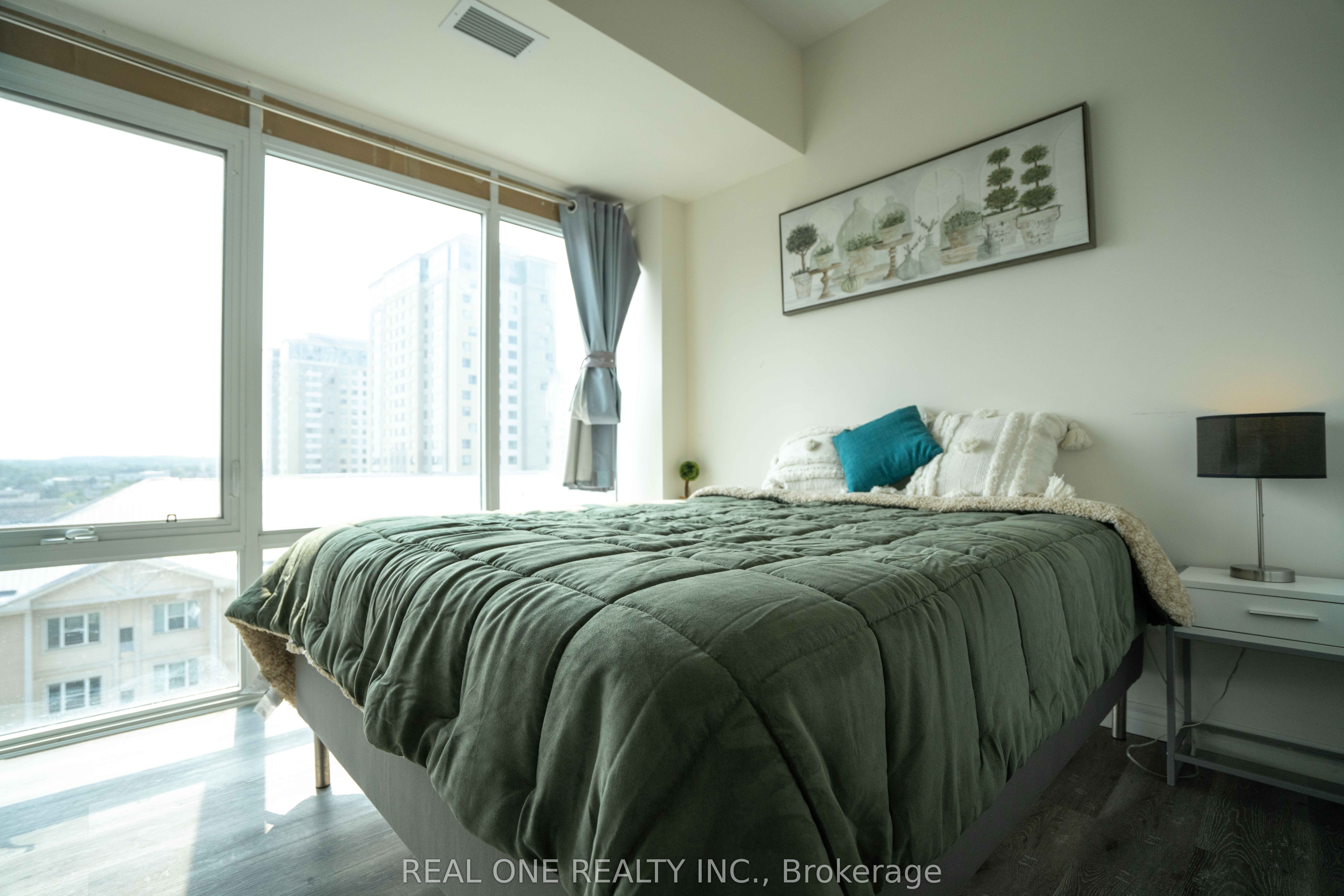 246 Lester Street 902 Property Photo 15