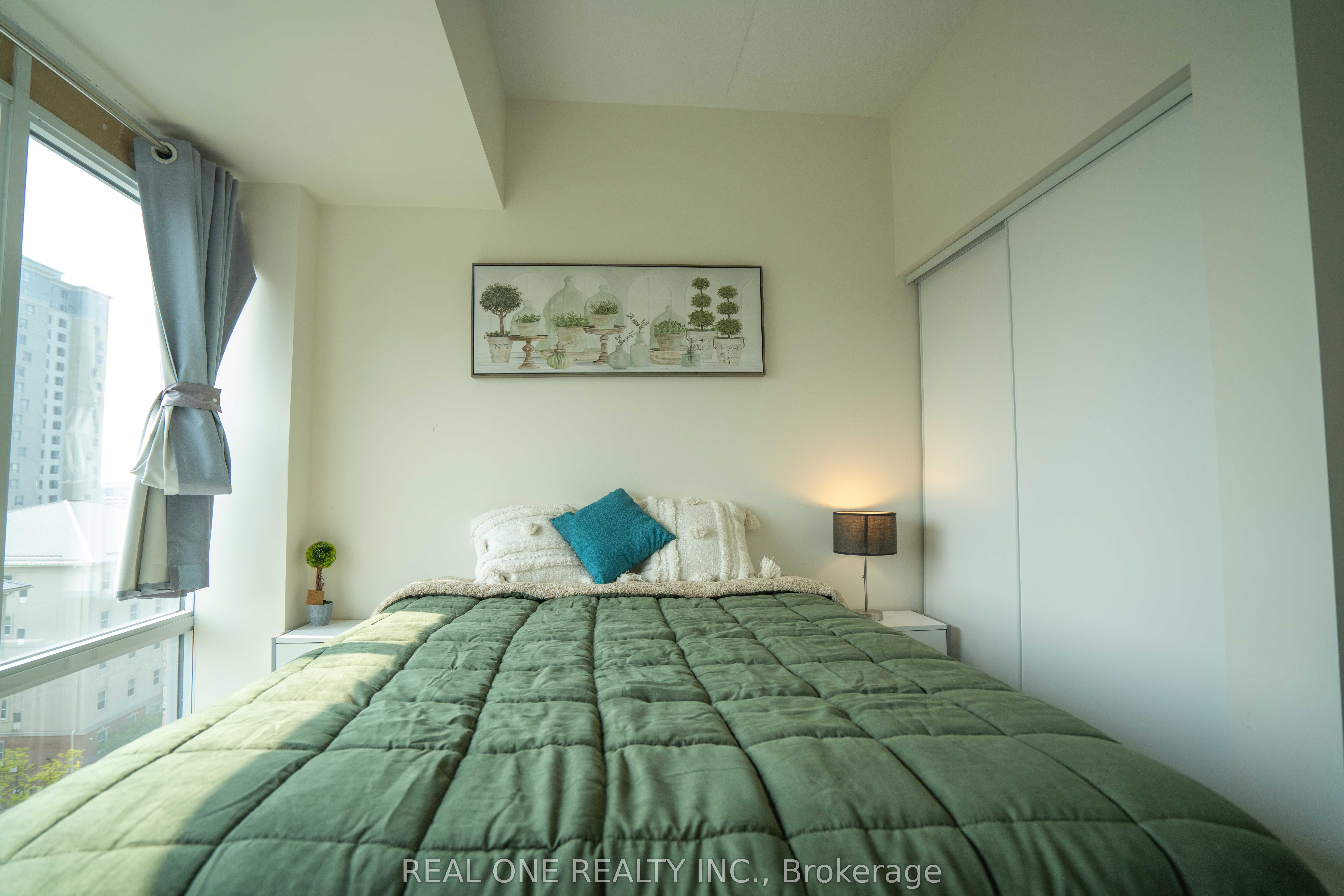 246 Lester Street 902 Property Photo 16