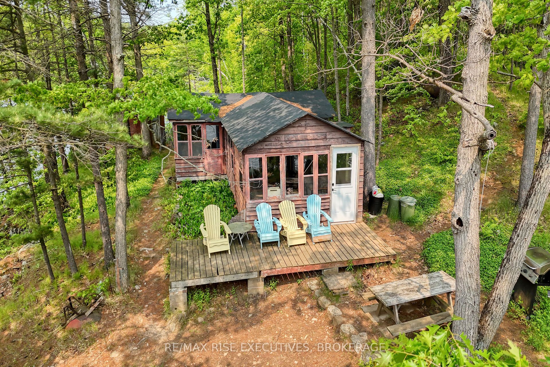 252 Dean Island Road Property Photo 1