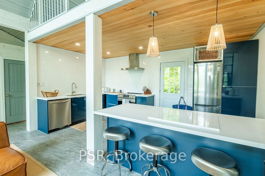 748 Big Is Property Photo 6