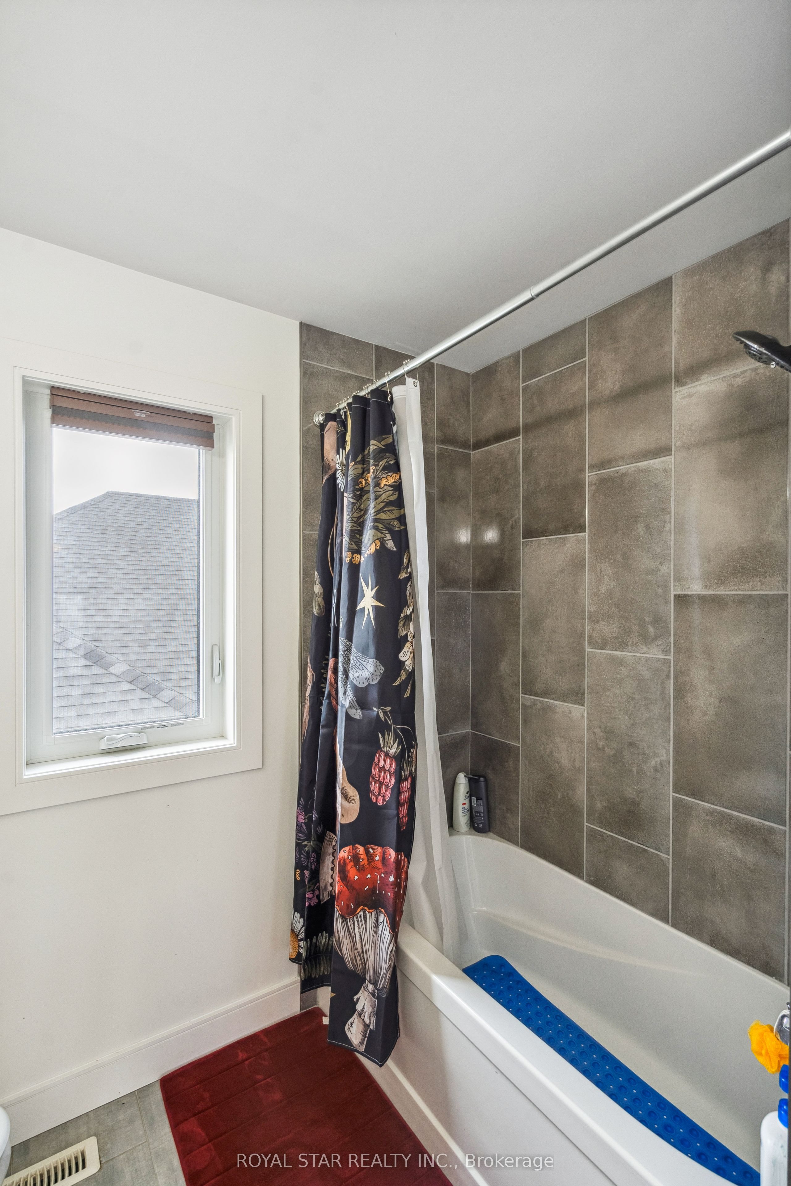 2 Statham Street Property Photo 40